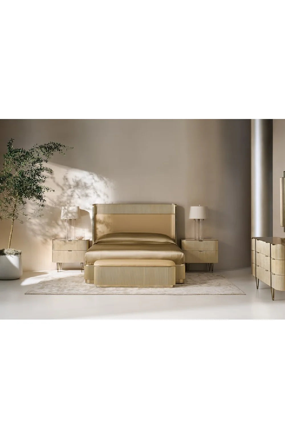 Luxury Upholstered Modern Reeded King Bed European Style for Villa