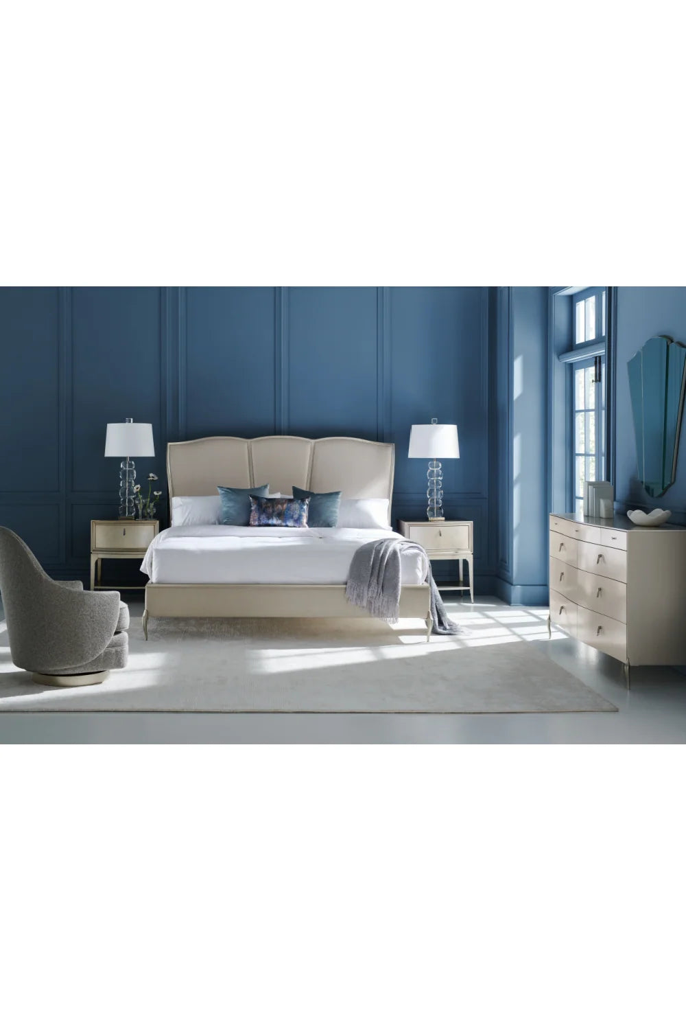 Luxury Upholstered Modern Silver Framed Bed European Style for Villa