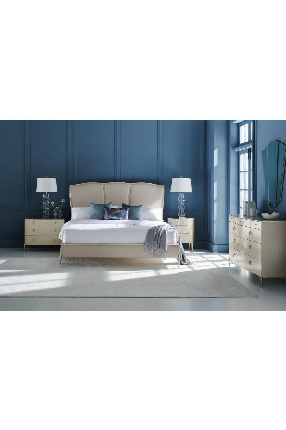 Luxury Upholstered Modern Silver Framed Bed European Style for Villa