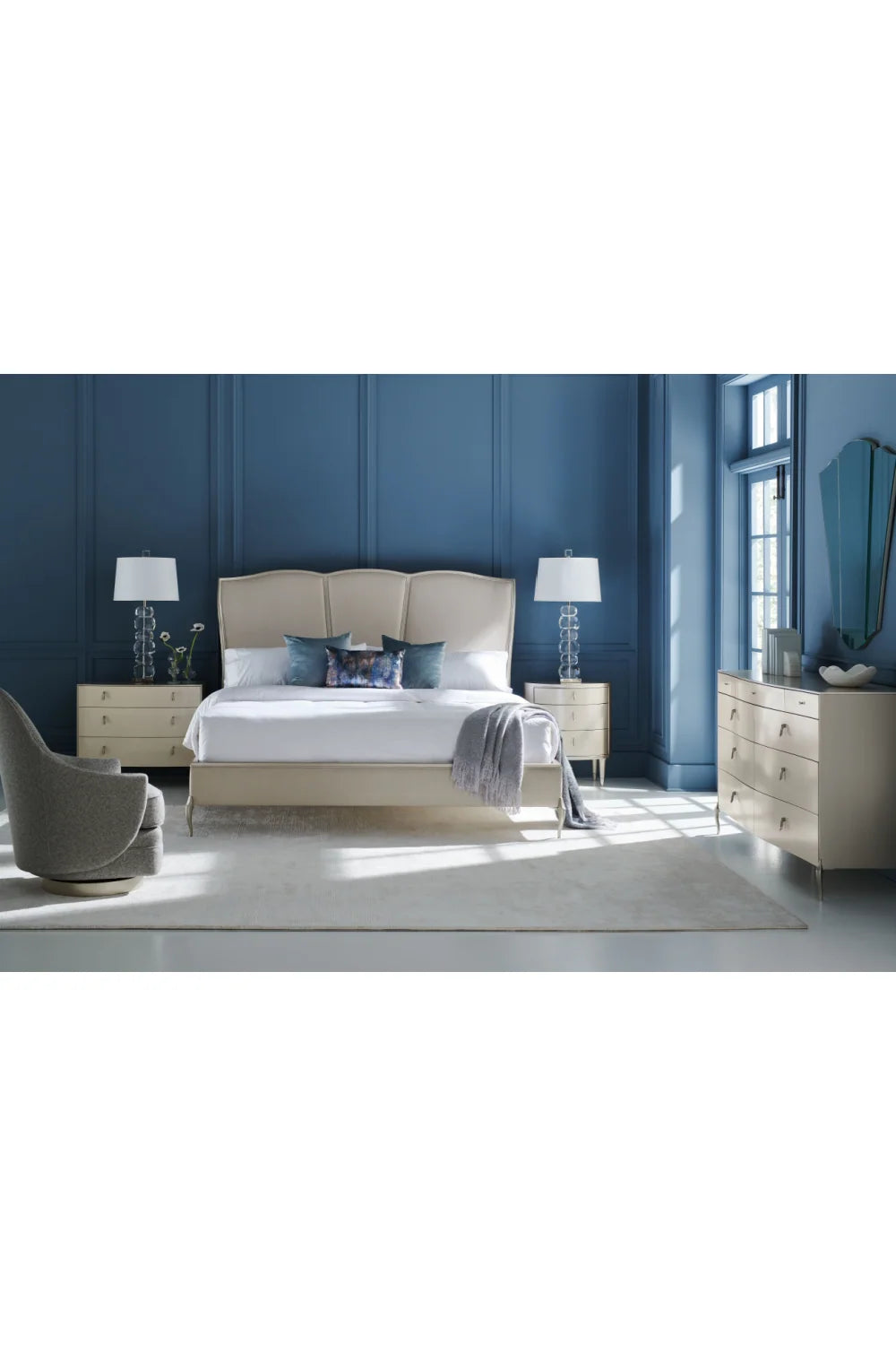 Luxury Upholstered Modern Silver Framed Bed European Style for Villa
