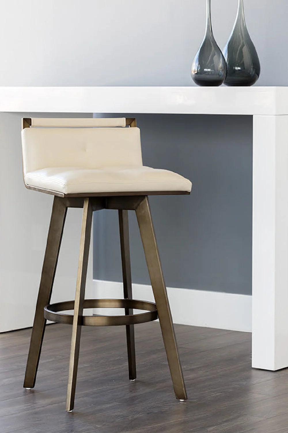 Luxury Upholstered Modern Swivel Bar Stool European Style for Villa