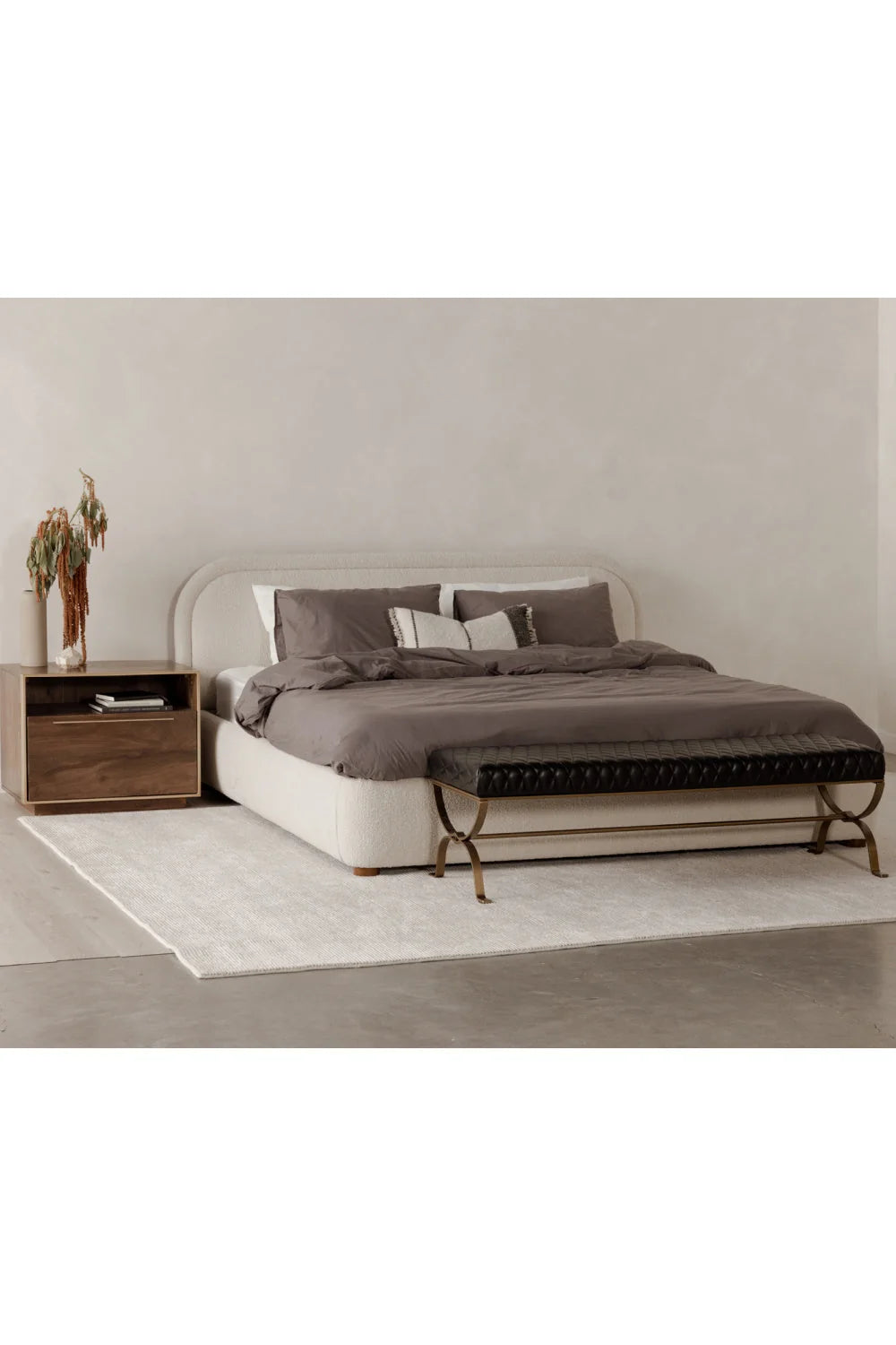 Luxury Upholstered Modern Velvet Bed European Style for Villa