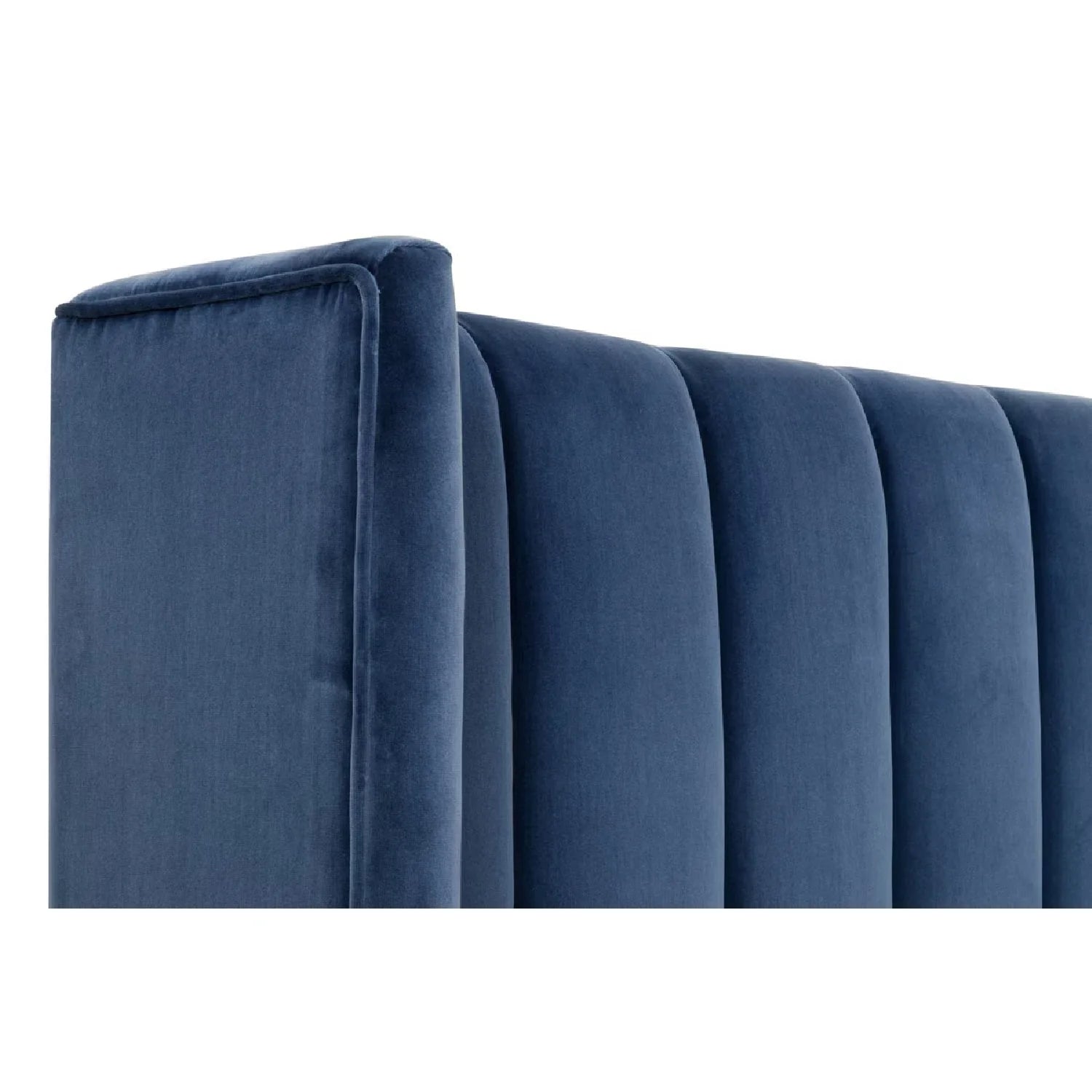 Luxury Upholstered Modern Velvet Bed European Style for Villa