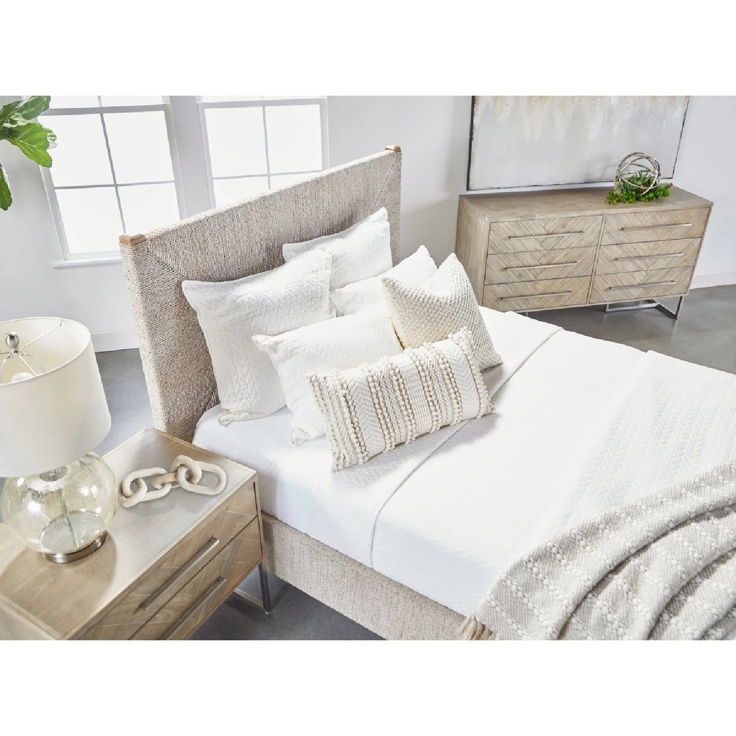 Luxury Upholstered Modern Whitewashed Abaca Bed European Style for Villa