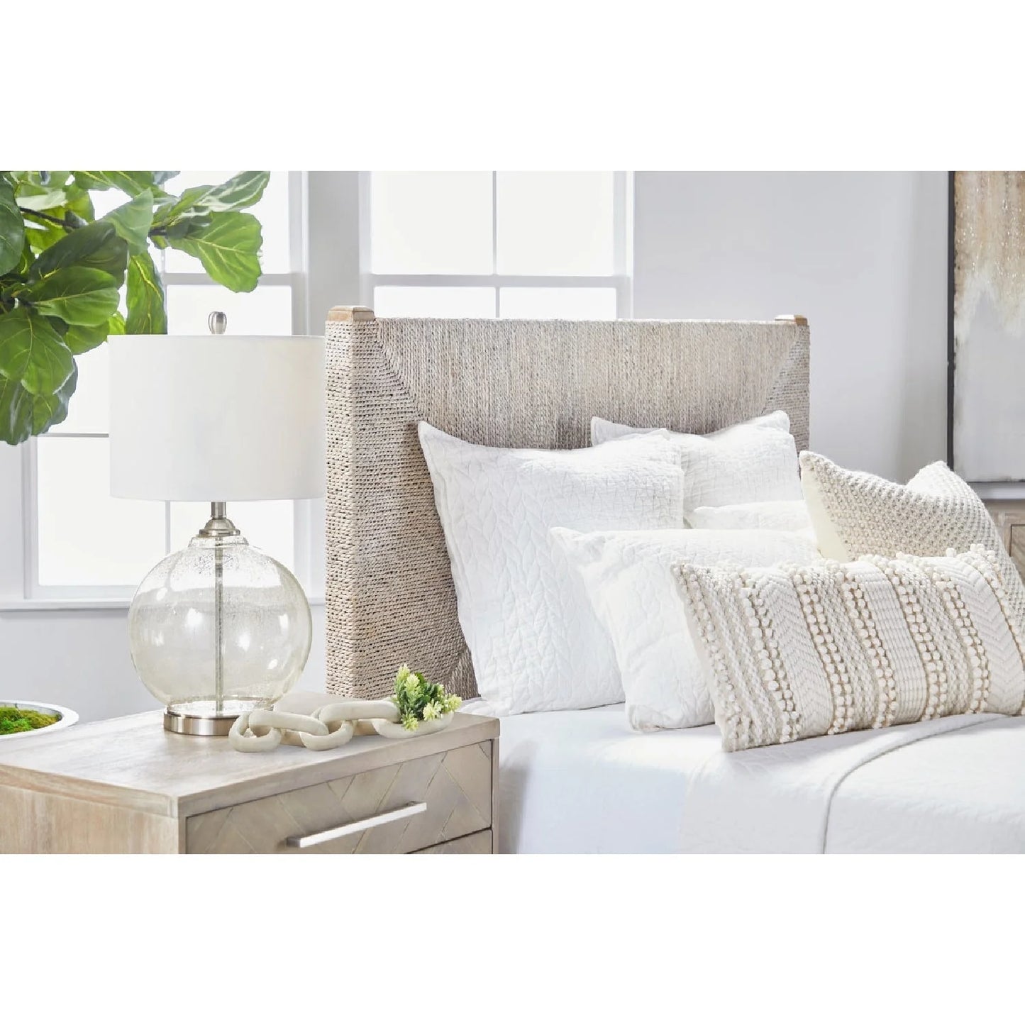 Luxury Upholstered Modern Whitewashed Abaca Bed European Style for Villa