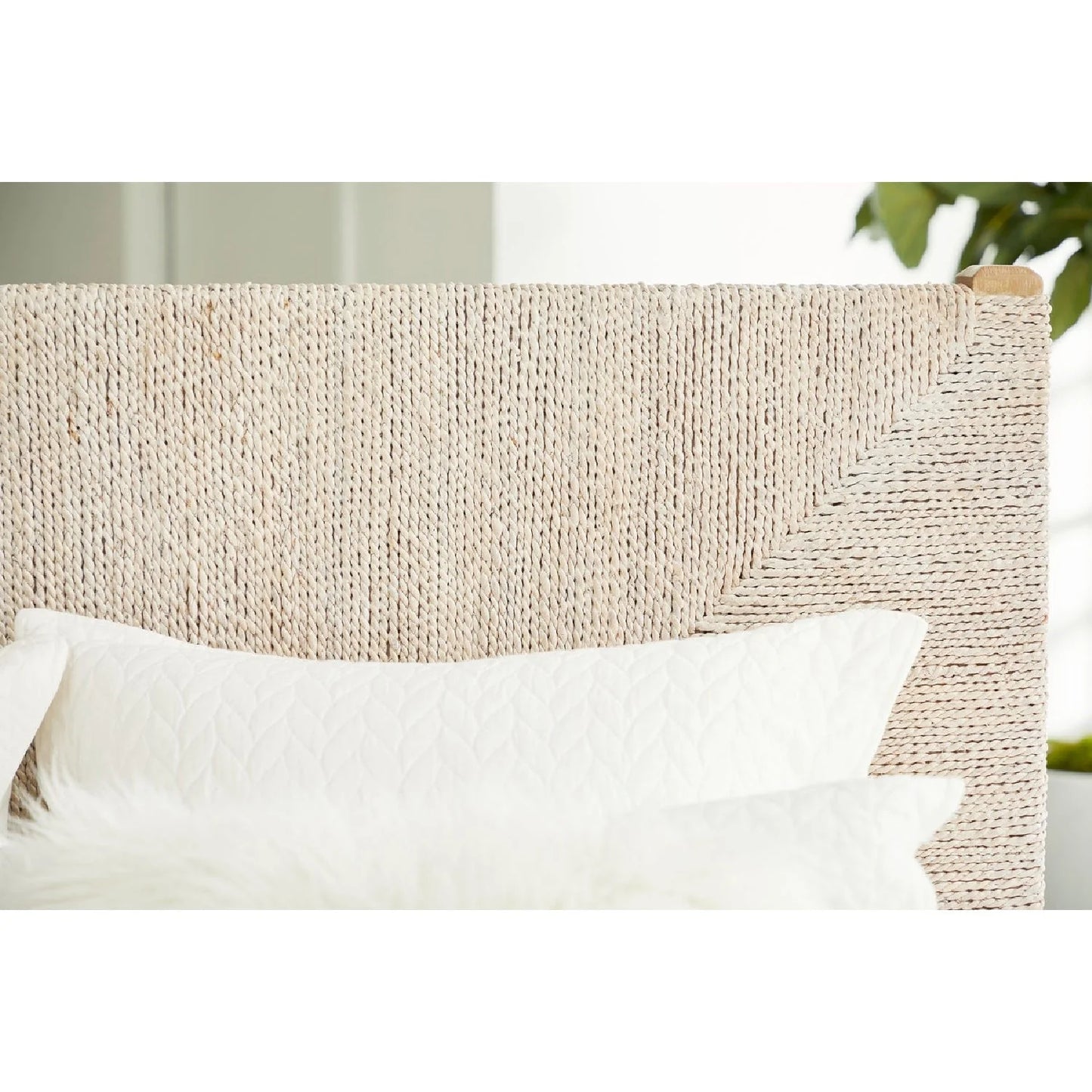Luxury Upholstered Modern Whitewashed Abaca Bed European Style for Villa