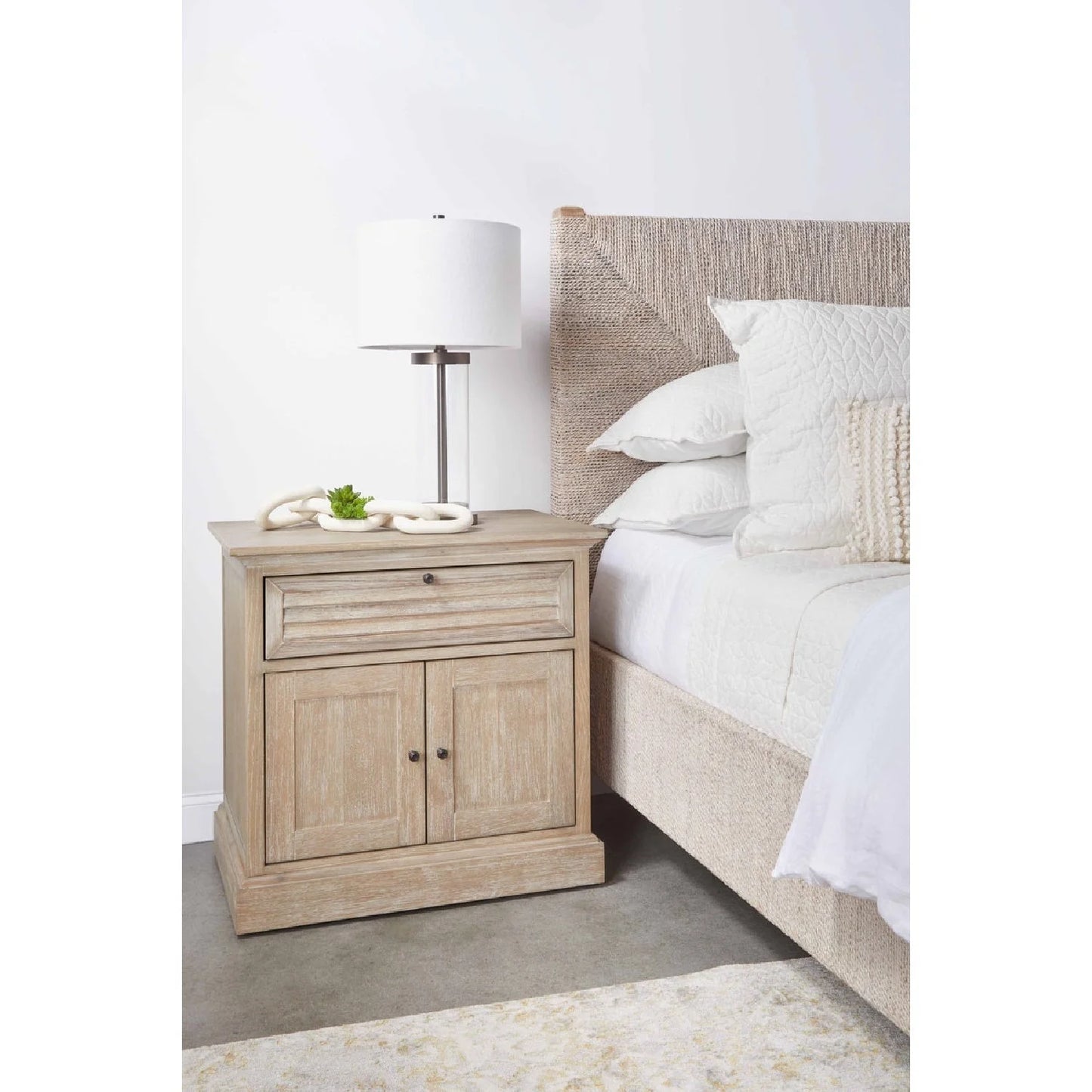 Luxury Upholstered Modern Whitewashed Abaca Bed European Style for Villa