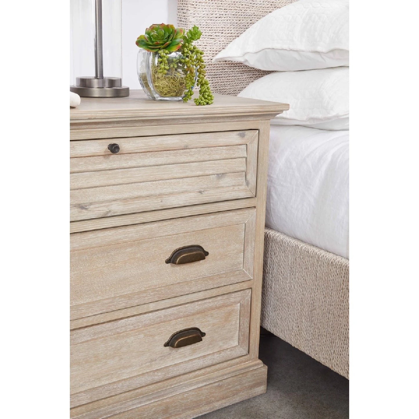 Luxury Upholstered Modern Whitewashed Abaca Bed European Style for Villa