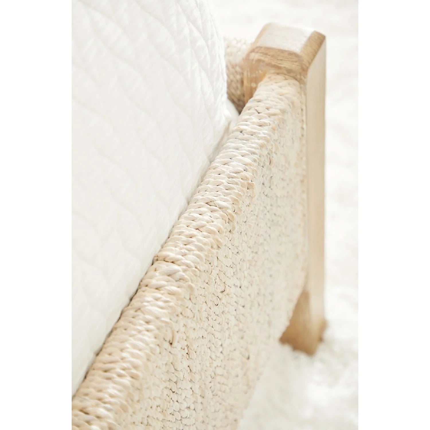 Luxury Upholstered Modern Whitewashed Abaca Bed European Style for Villa