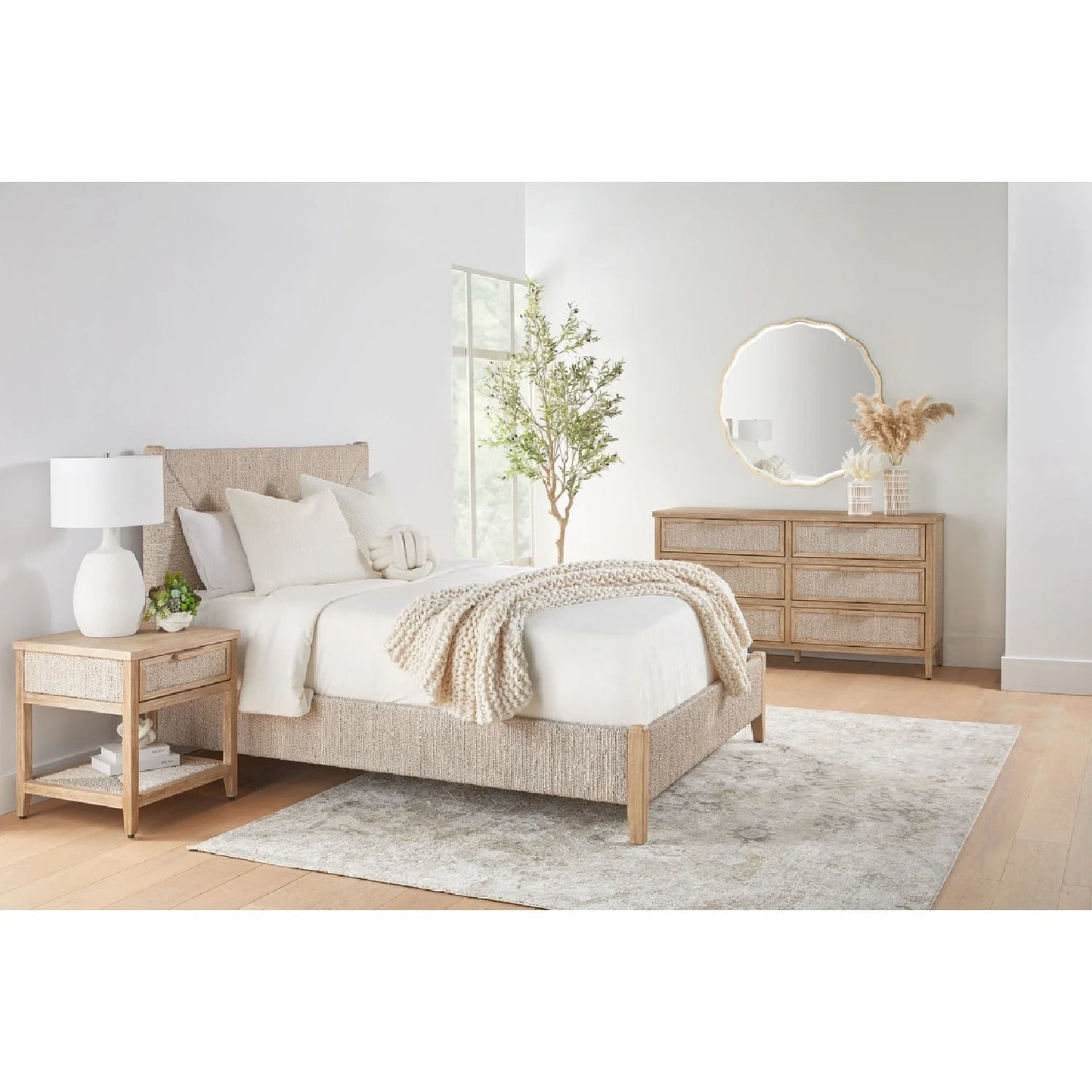 Luxury Upholstered Modern Whitewashed Abaca Bed European Style for Villa