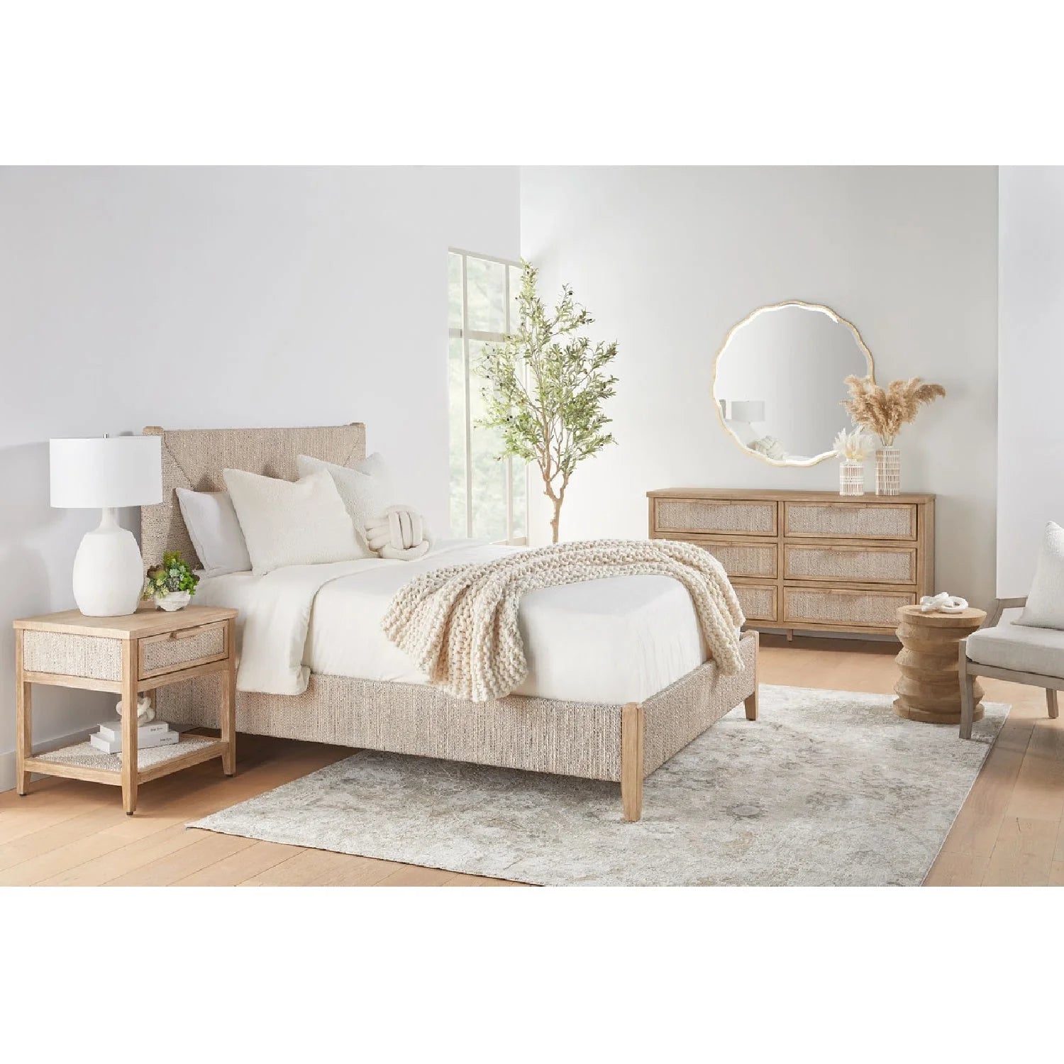 Luxury Upholstered Modern Whitewashed Abaca Bed European Style for Villa