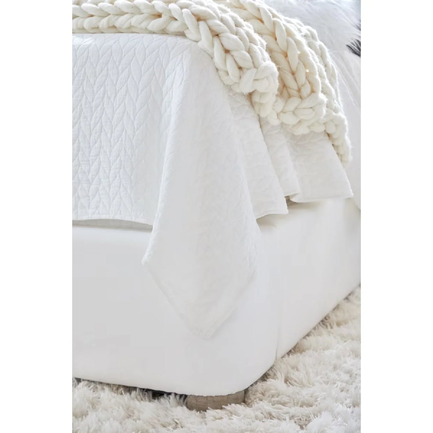 Luxury Upholstered Modern Wingback Bed European Style for Villa