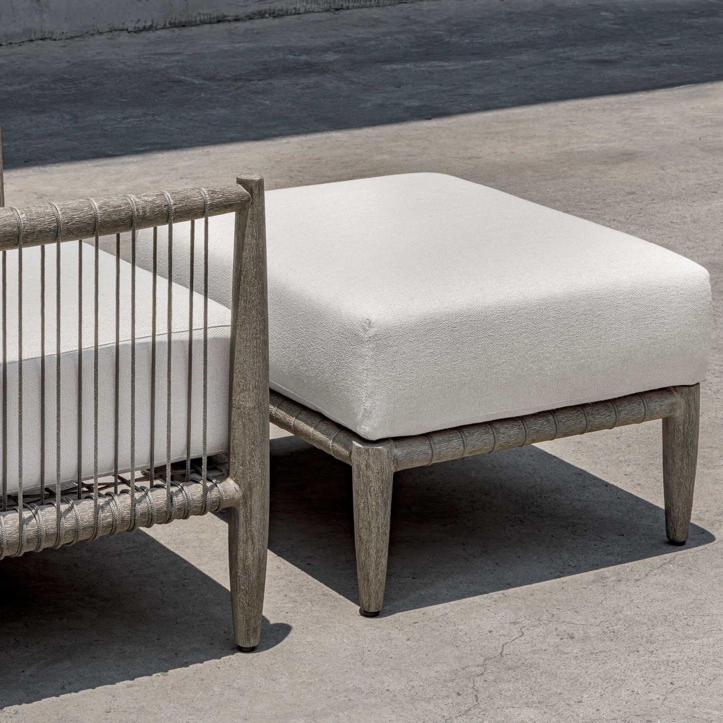 Luxury Upholstered Modern Wood Outdoor Ottoman European Style for Villa