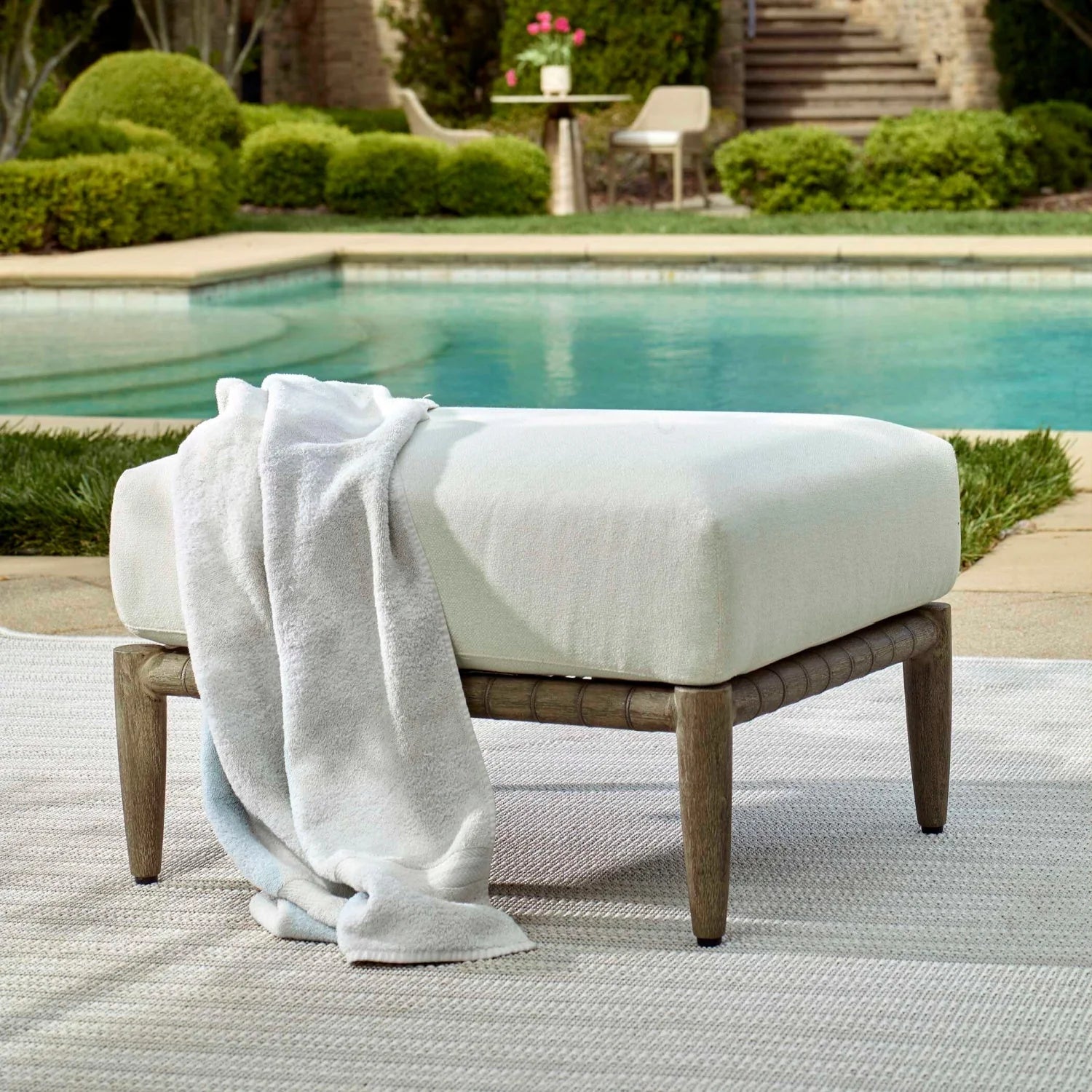 Luxury Upholstered Modern Wood Outdoor Ottoman European Style for Villa