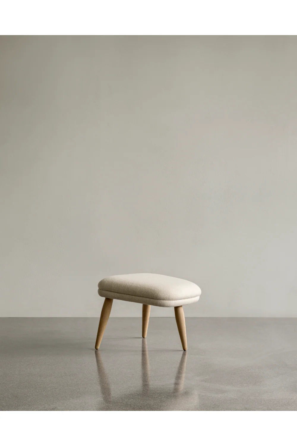 Luxury Upholstered Modern Wooden Ottoman European Style for Villa