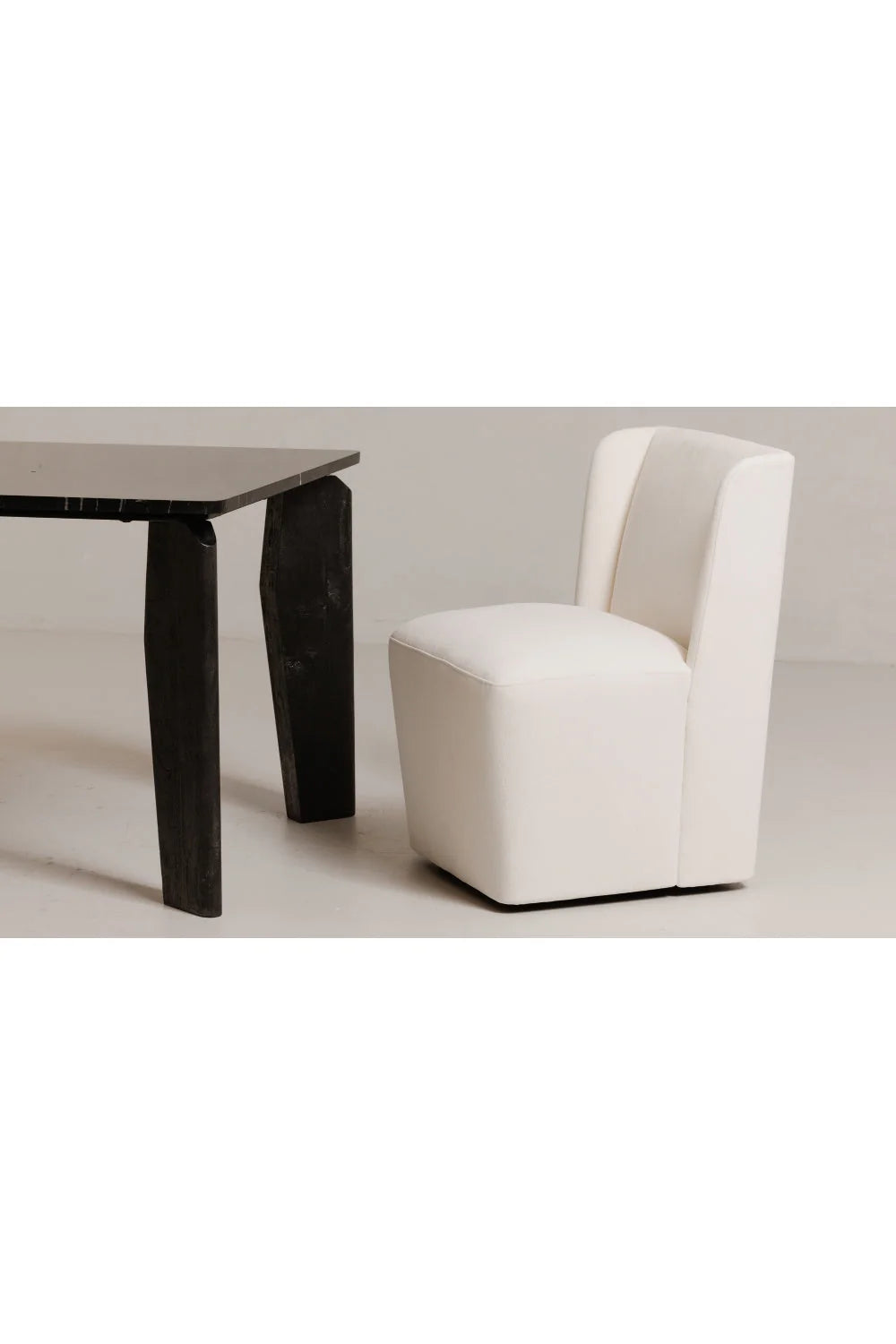 Luxury Upholstered Wheeled Modern Dining Chair European Style for Villa