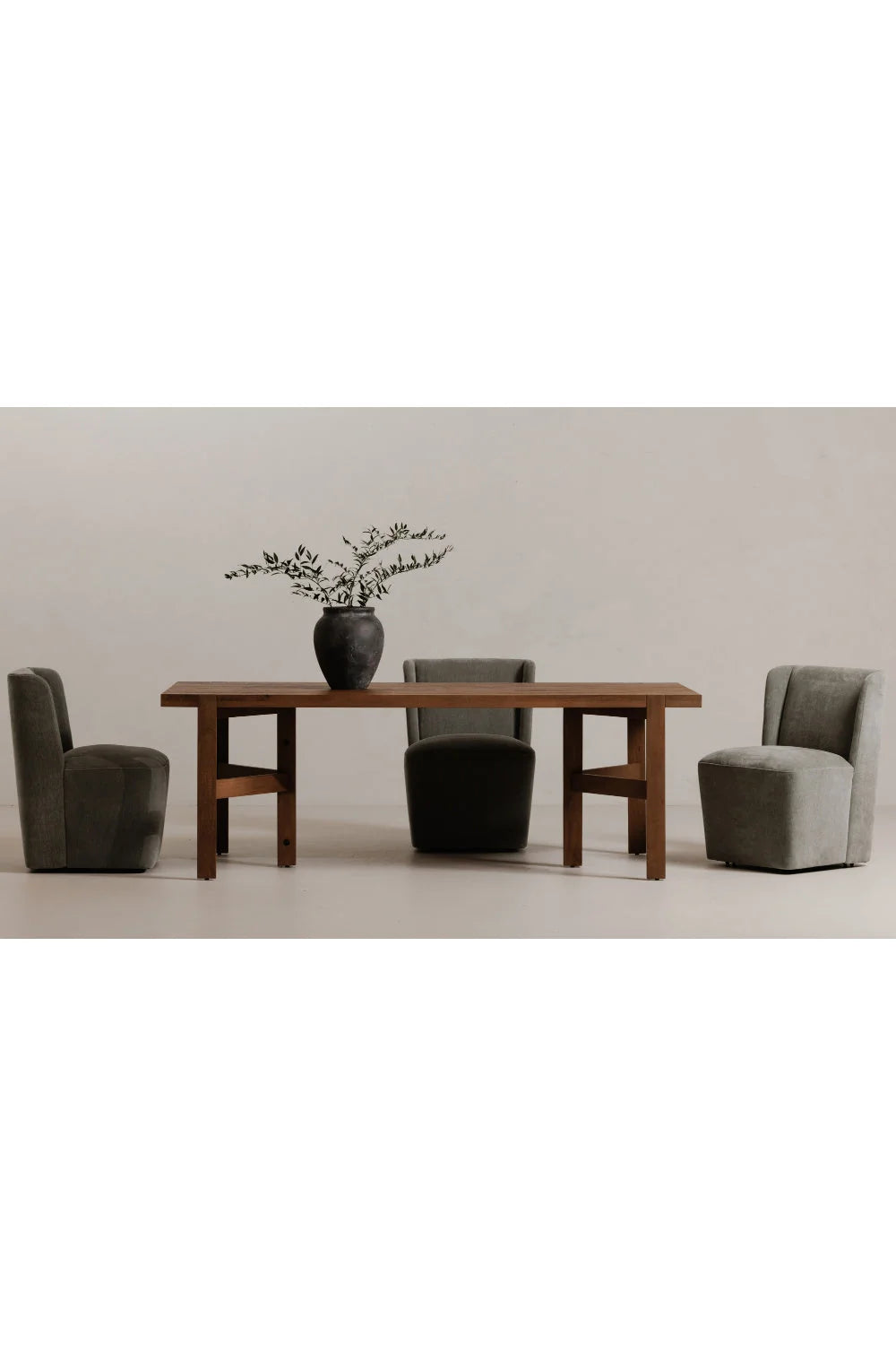 Luxury Upholstered Wheeled Modern Dining Chair European Style for Villa