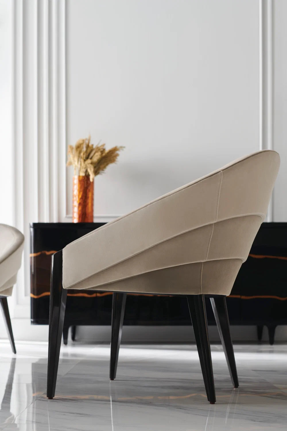 Luxury Velvet Accent Chair European Style for Villa