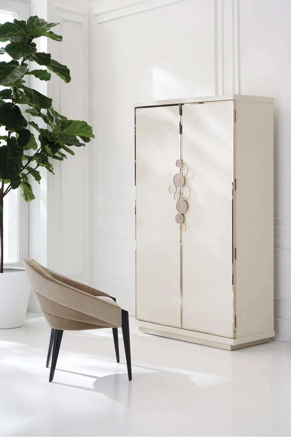 Luxury Velvet Accent Chair European Style for Villa