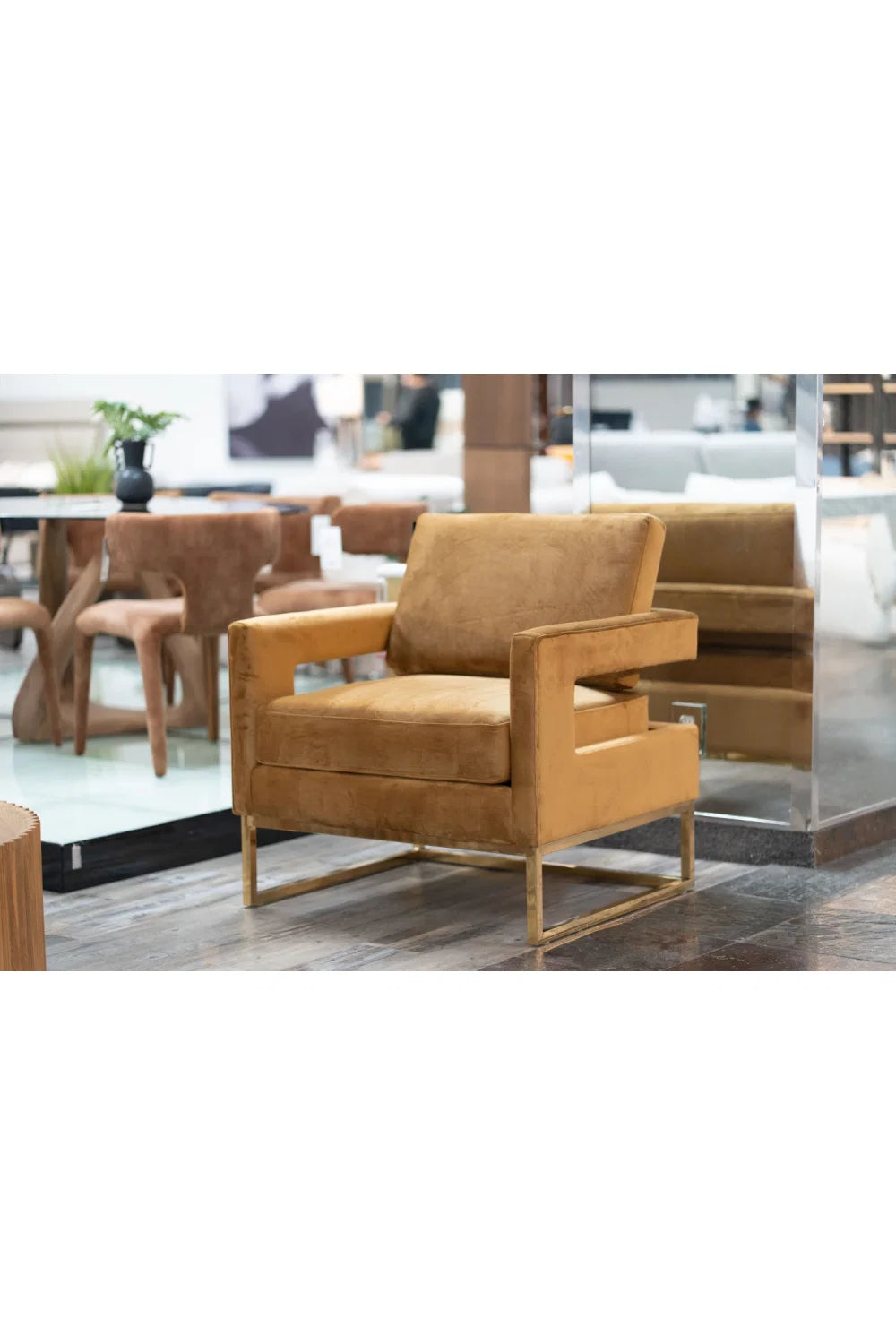 Luxury Velvet Accent Chair Modern Italian Style for Villa