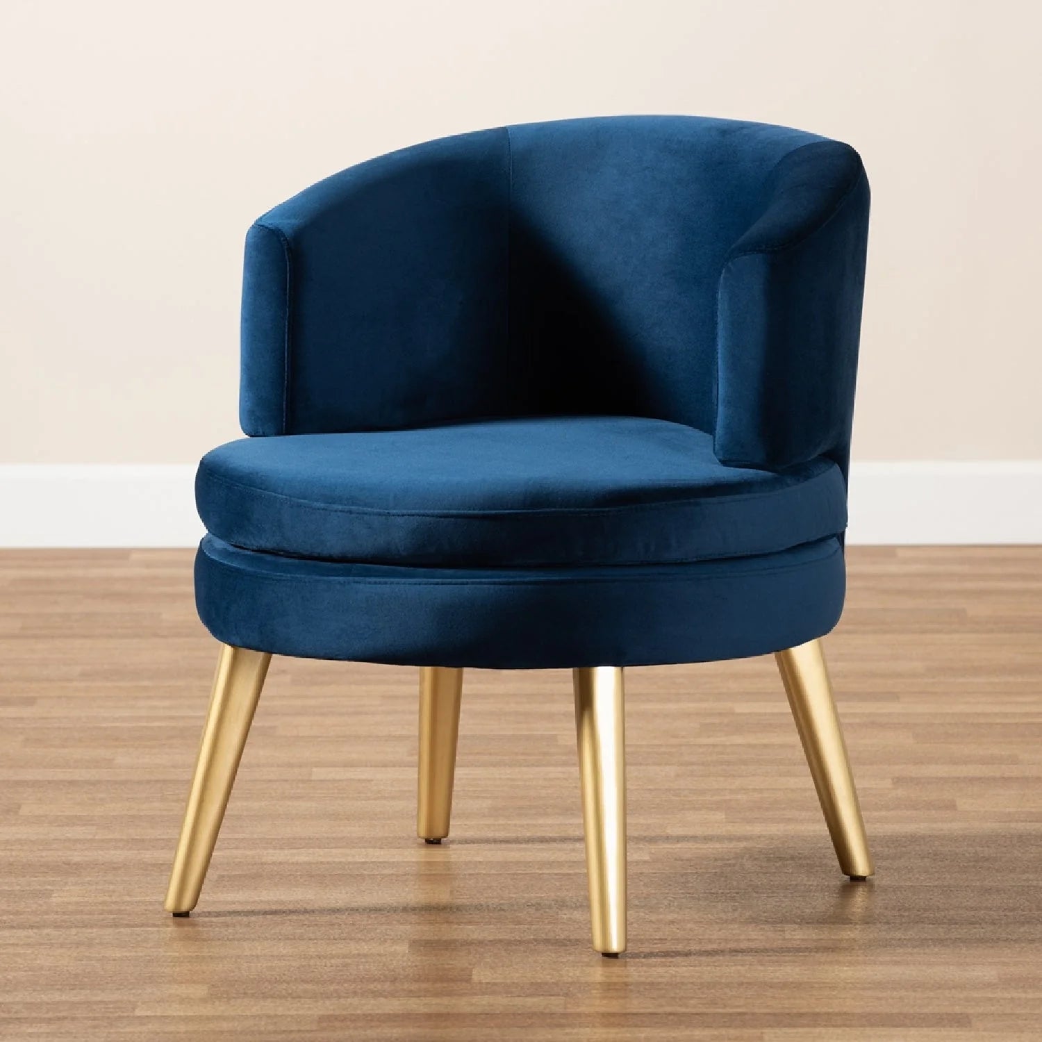 Luxury Velvet Accent Chair Modern Italian Style for Villa