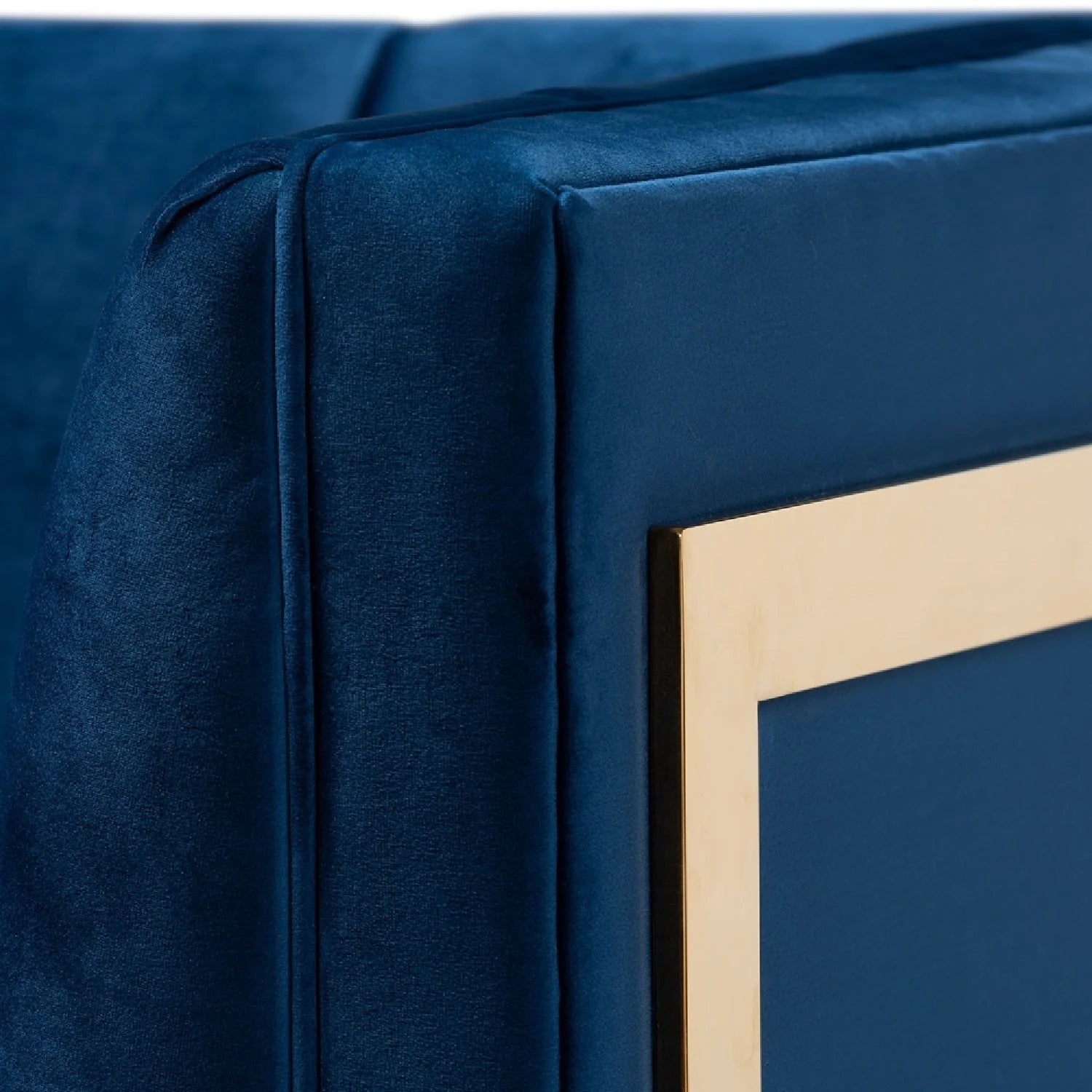 Luxury Velvet Button Tufted Accent Chair Modern Italian Style for Villa