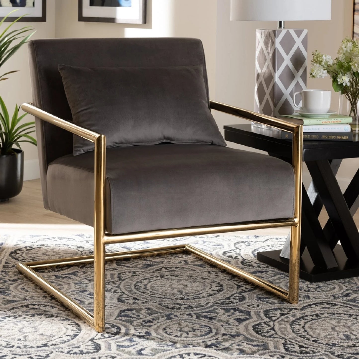 Luxury Velvet Cantilevered Lounge Chair Modern Italian Style for Villa