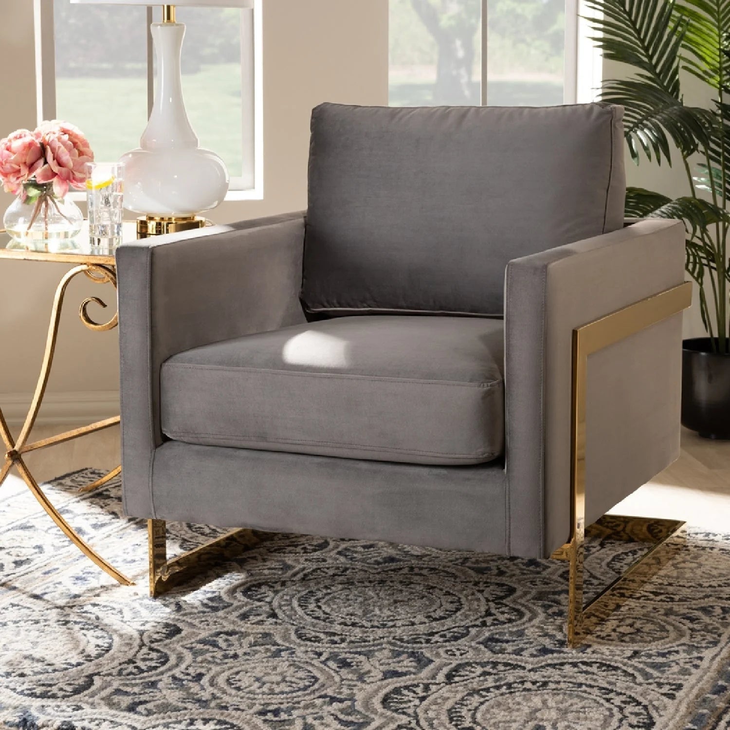 Luxury Velvet Matteo Accent Chair Modern Italian Style for Villa
