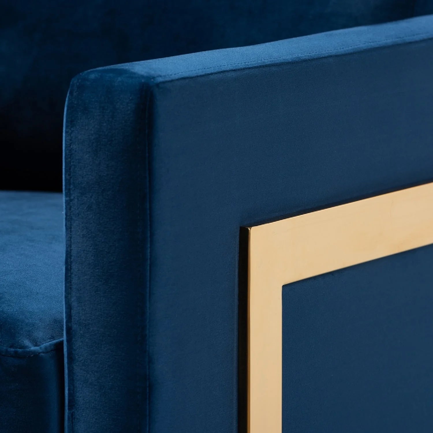Luxury Velvet Matteo Accent Chair Modern Italian Style for Villa