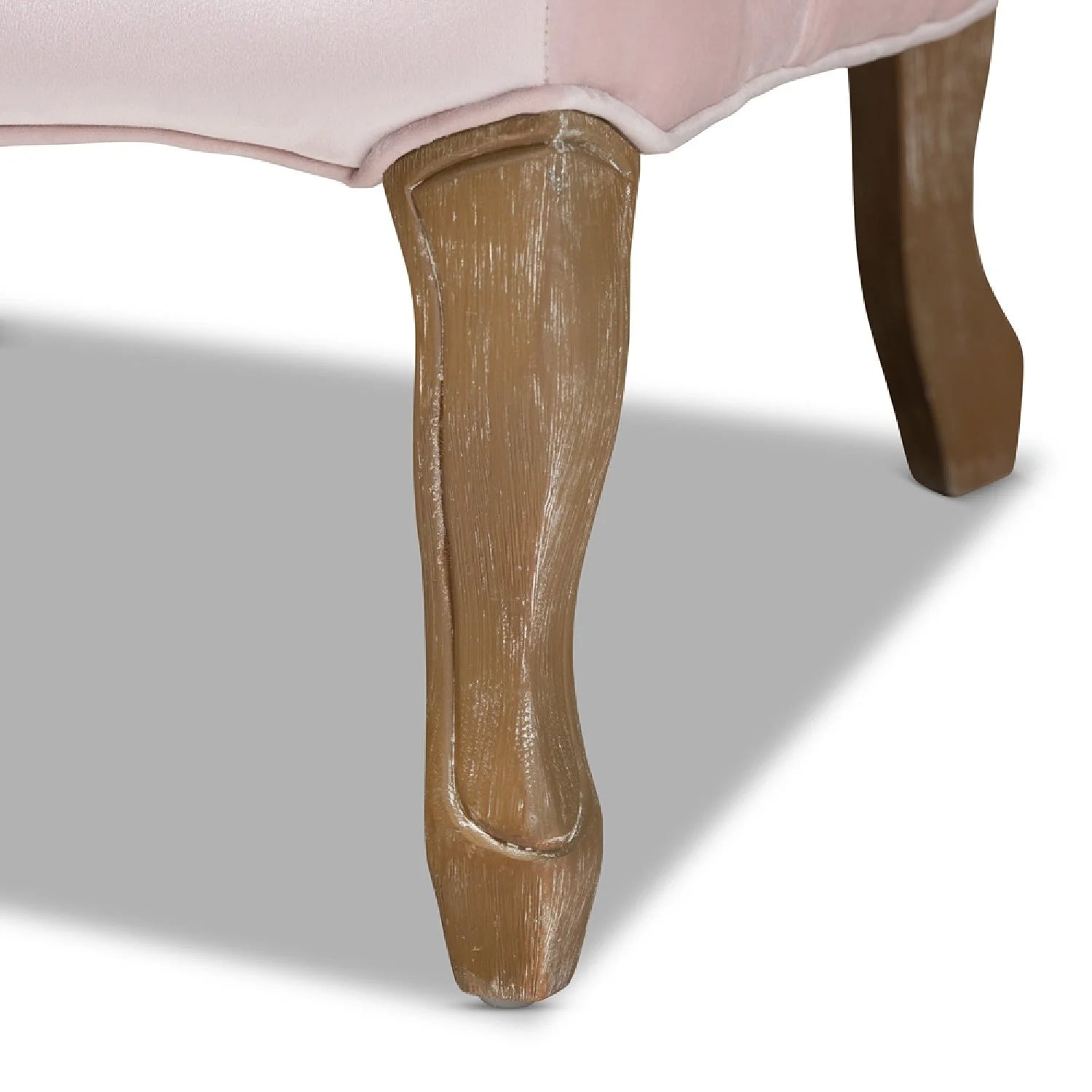 Luxury Velvet Oak Accent Chair European Style for Villa