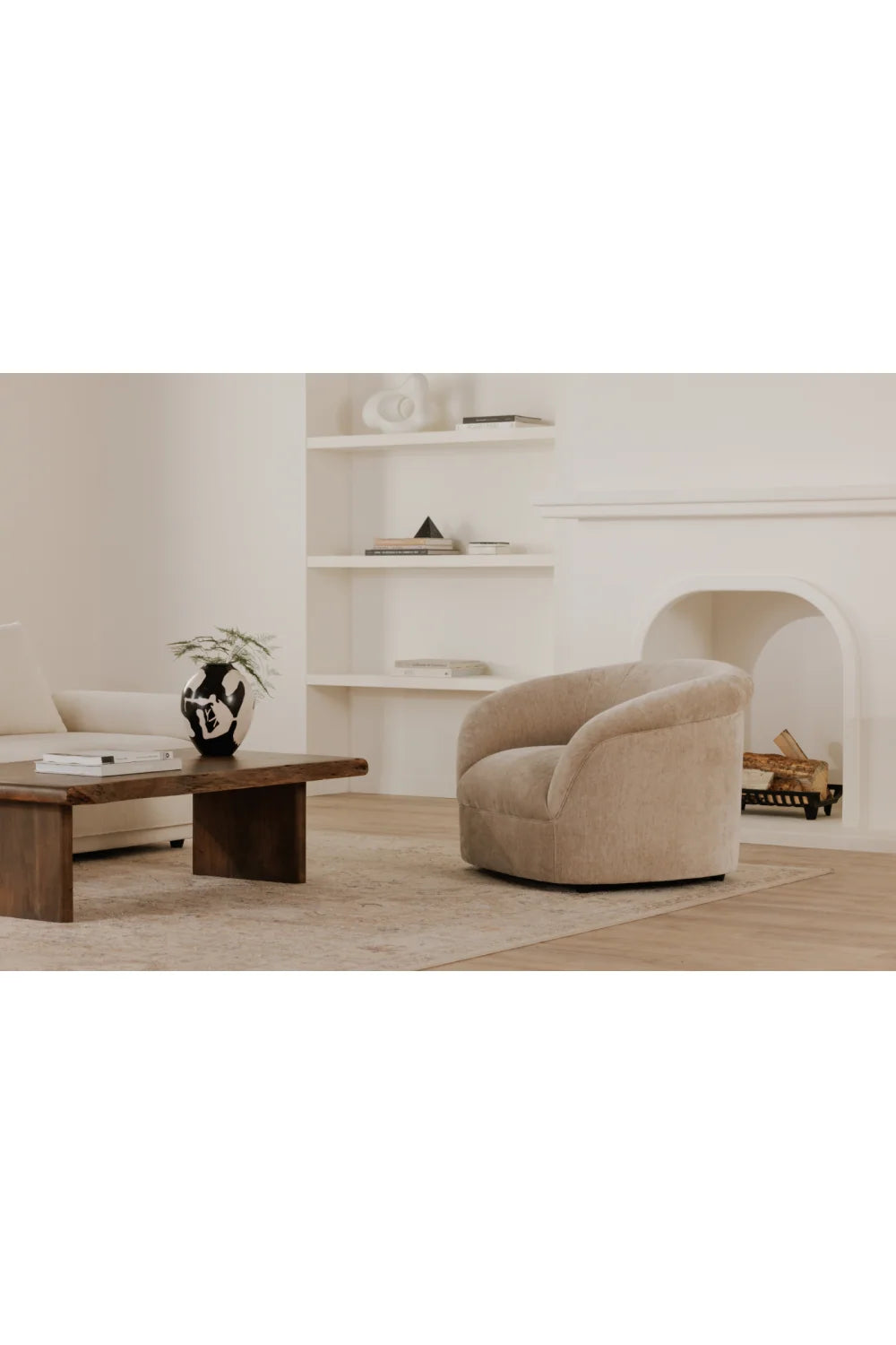 Luxury Velvet Rolled Arm Lounge Chair Modern Italian Style for Villa