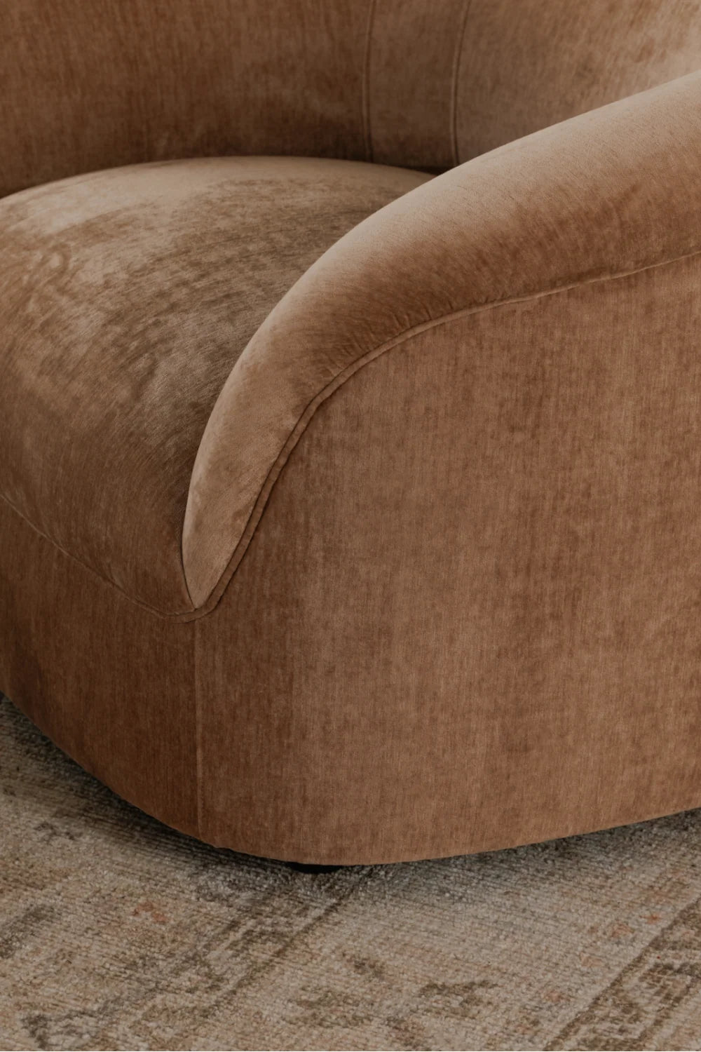 Luxury Velvet Rolled Arm Lounge Chair Modern Italian Style for Villa