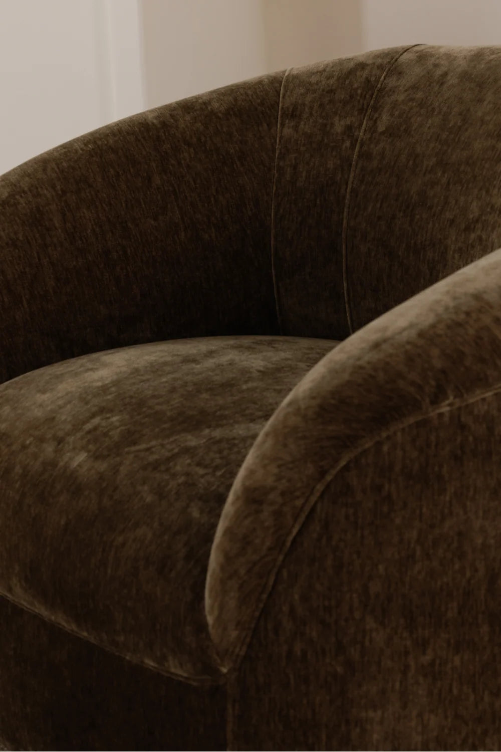 Luxury Velvet Rolled Arm Lounge Chair Modern Italian Style for Villa