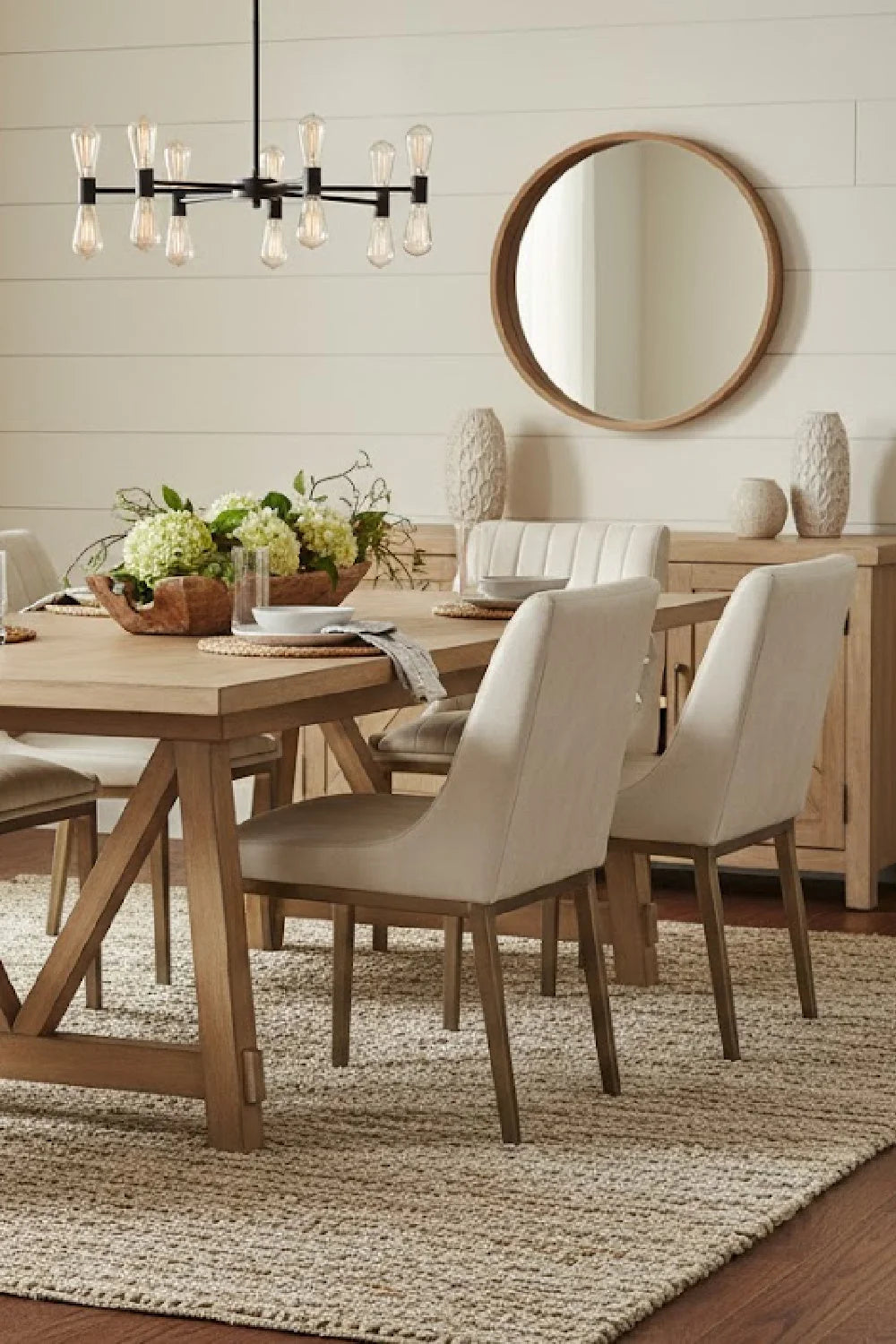 Luxury Vertical Stitched Dining Chair European Style for Villa