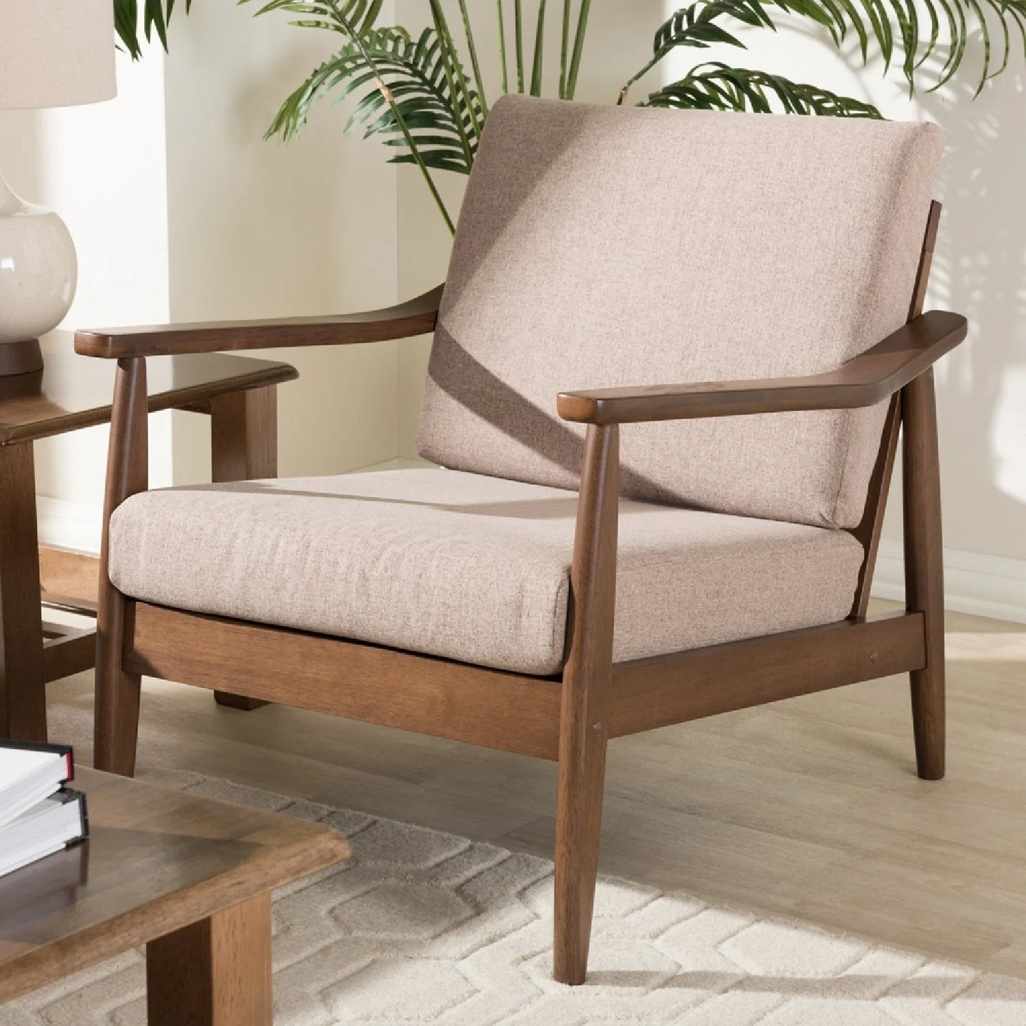Luxury Walnut Framed Lounge Chair European Style for Villa