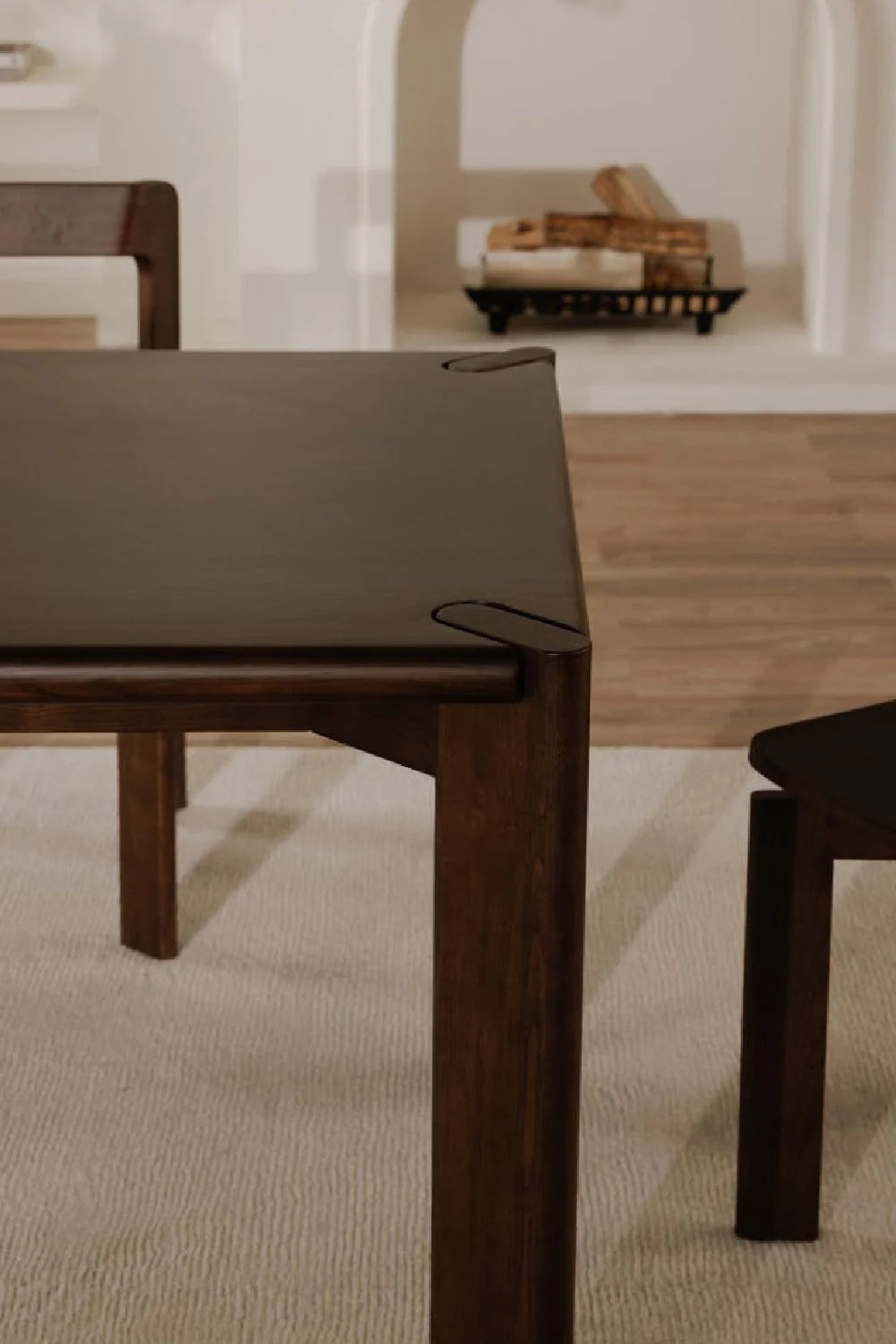 Luxury Walnut-Stained Ash Dining Table Modern Italian Style for Villa