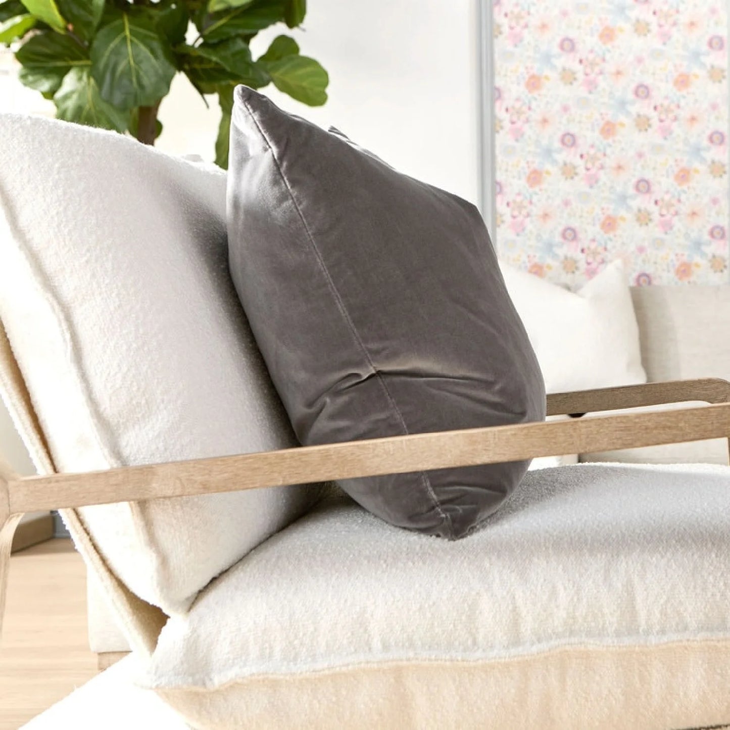 Luxury White Boucle Cushioned Club Chair Modern Italian Style for Villa