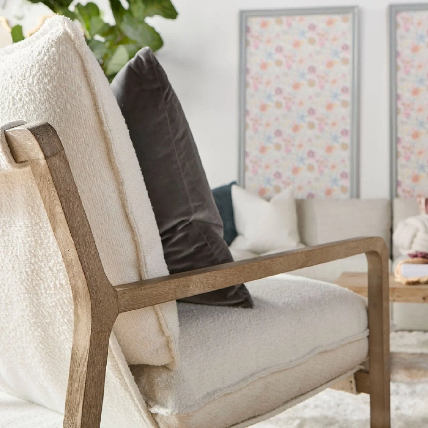 Luxury White Boucle Cushioned Club Chair Modern Italian Style for Villa