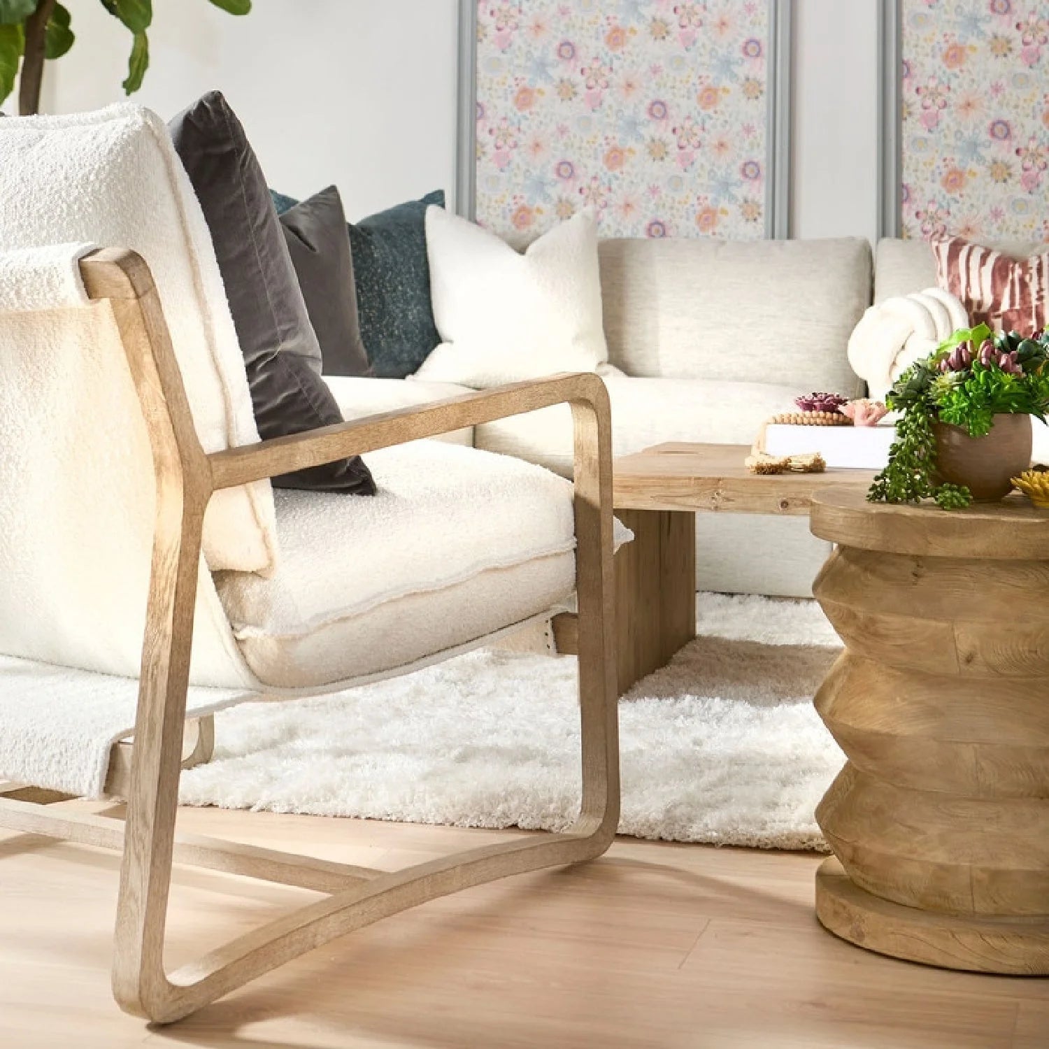 Luxury White Boucle Cushioned Club Chair Modern Italian Style for Villa