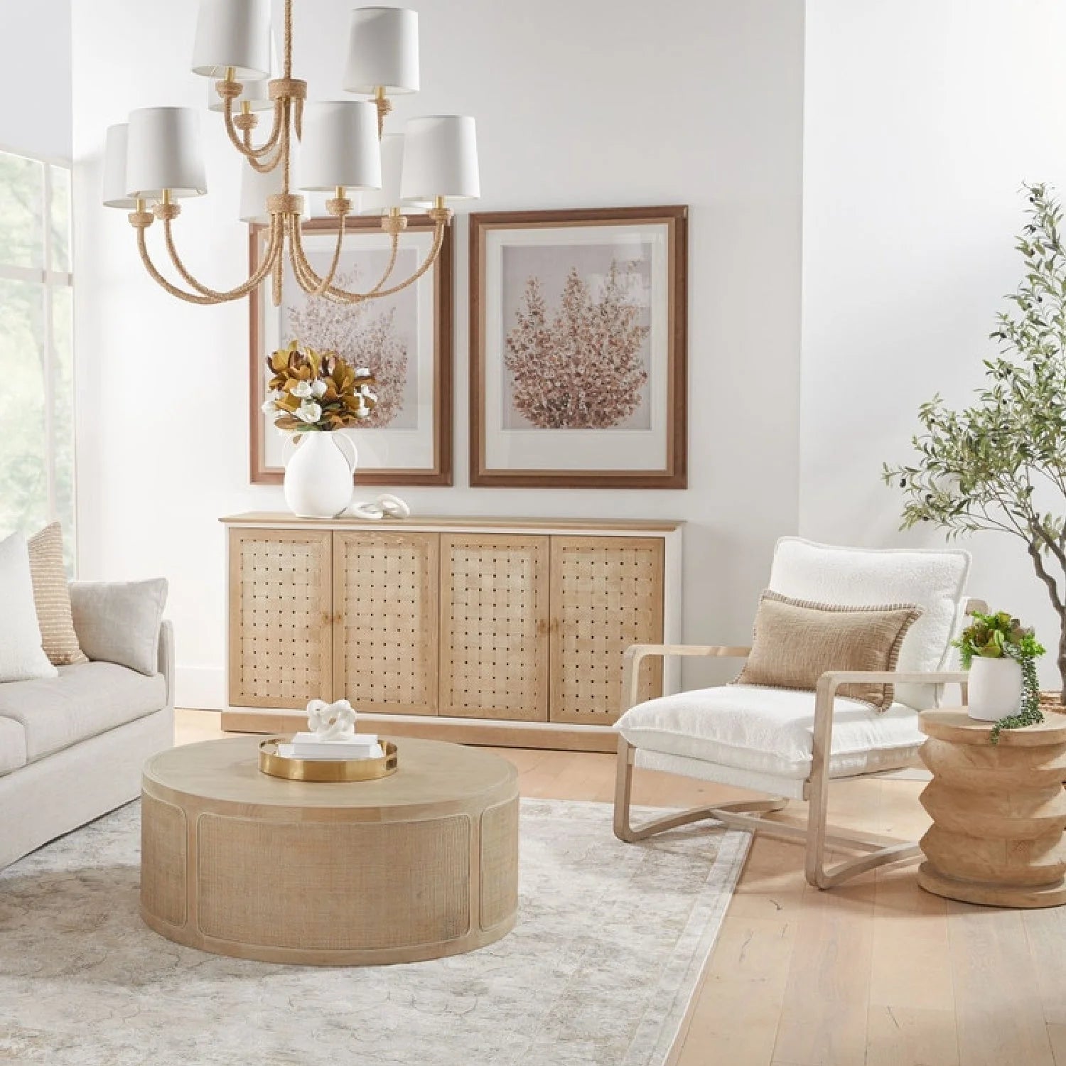 Luxury White Boucle Cushioned Club Chair Modern Italian Style for Villa
