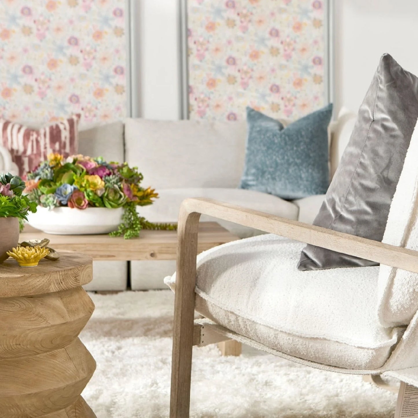 Luxury White Boucle Cushioned Club Chair Modern Italian Style for Villa