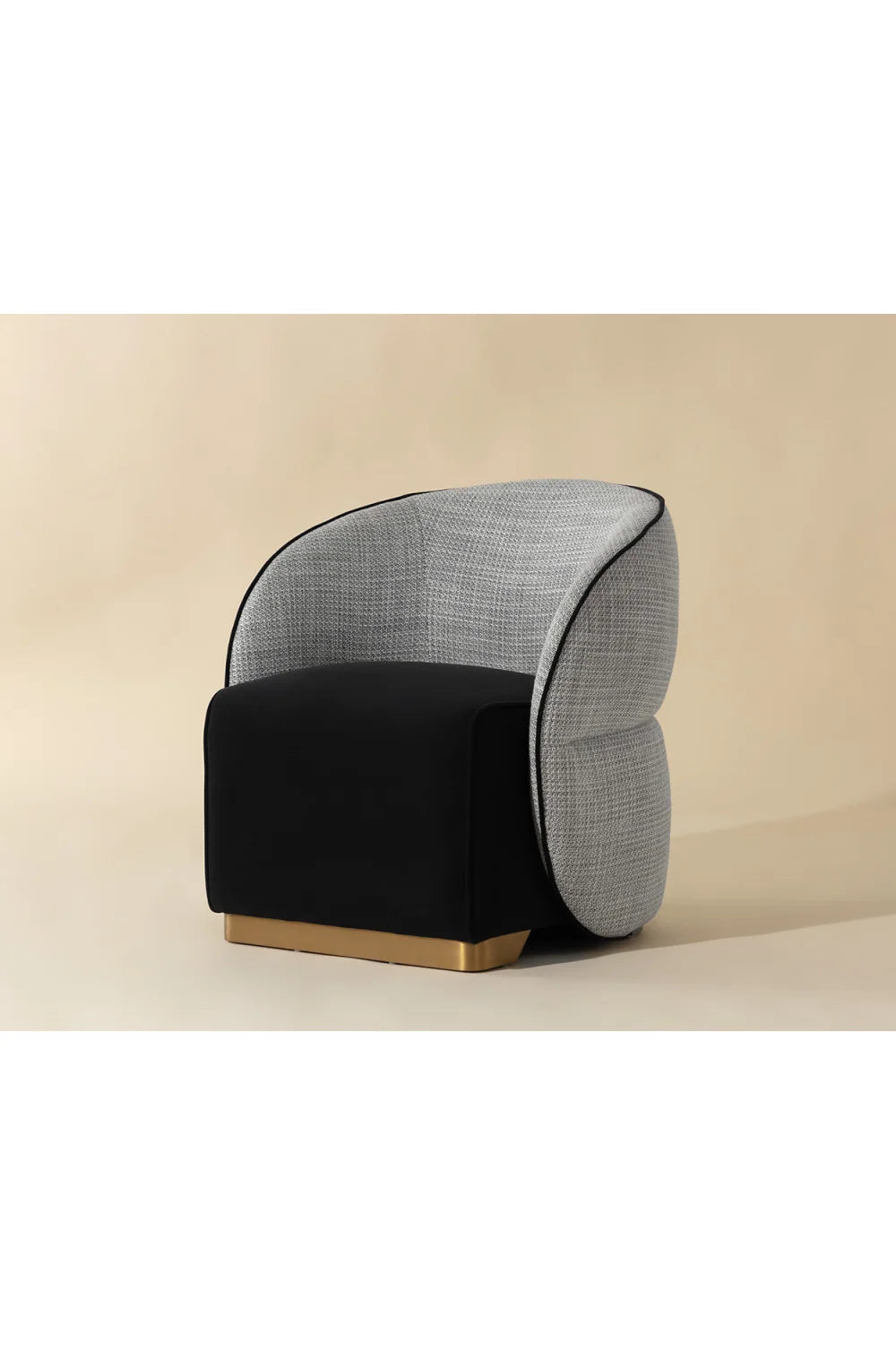 Luxury White Curved Lounge Chair Modern Italian Style for Villa