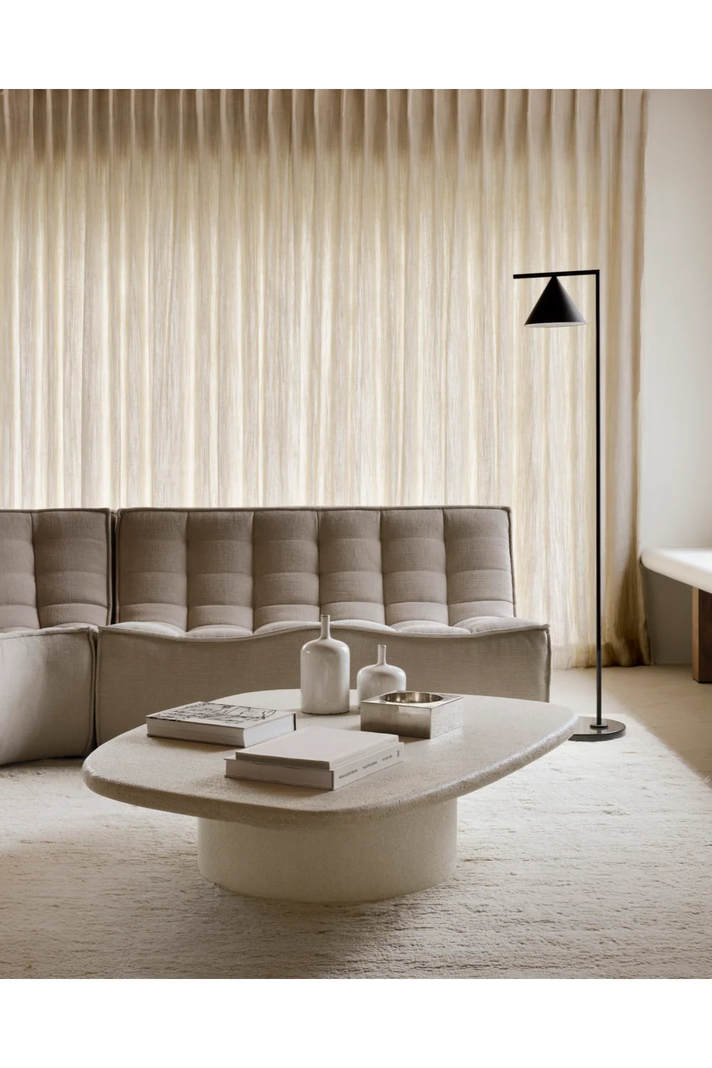 Luxury White Pebble-Shaped Coffee Table Modern Italian Style for Villa