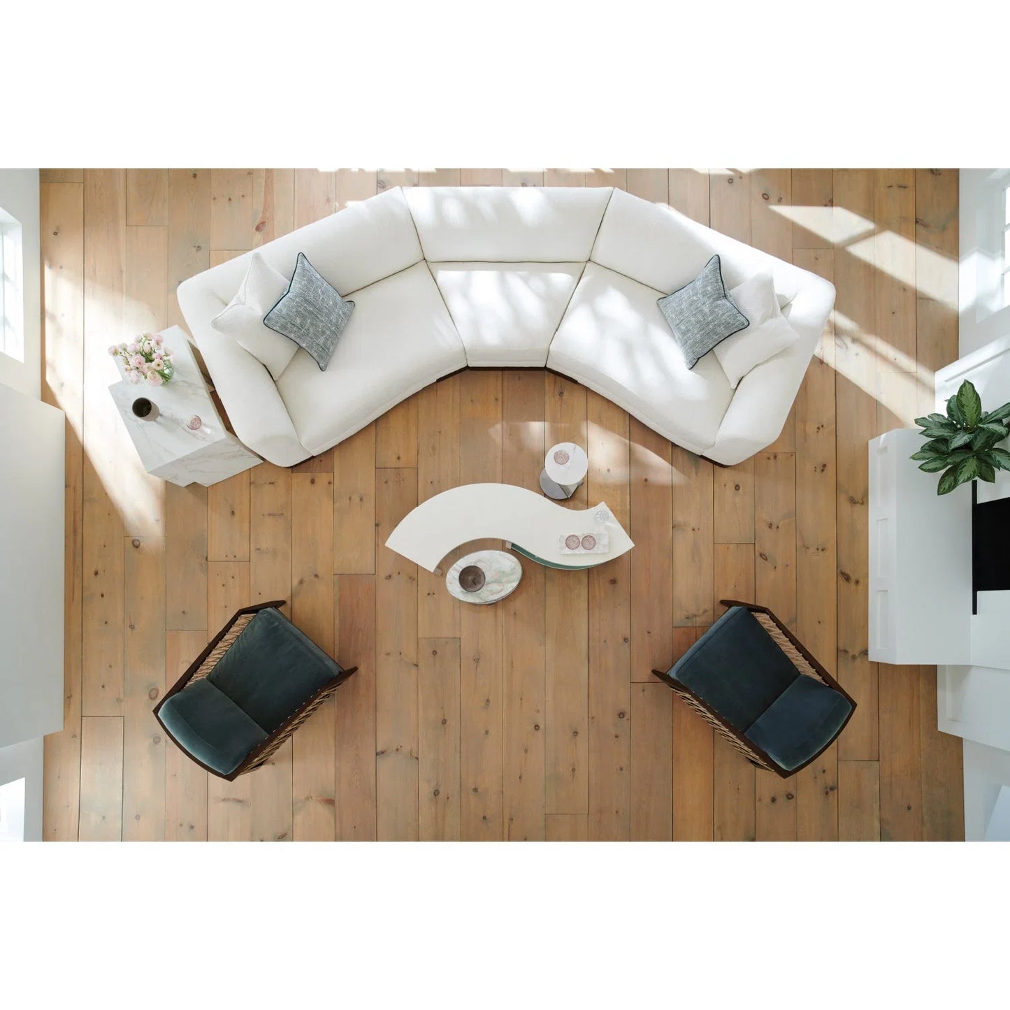 Luxury White S-Shaped Cocktail Table Modern Italian Style for Villa