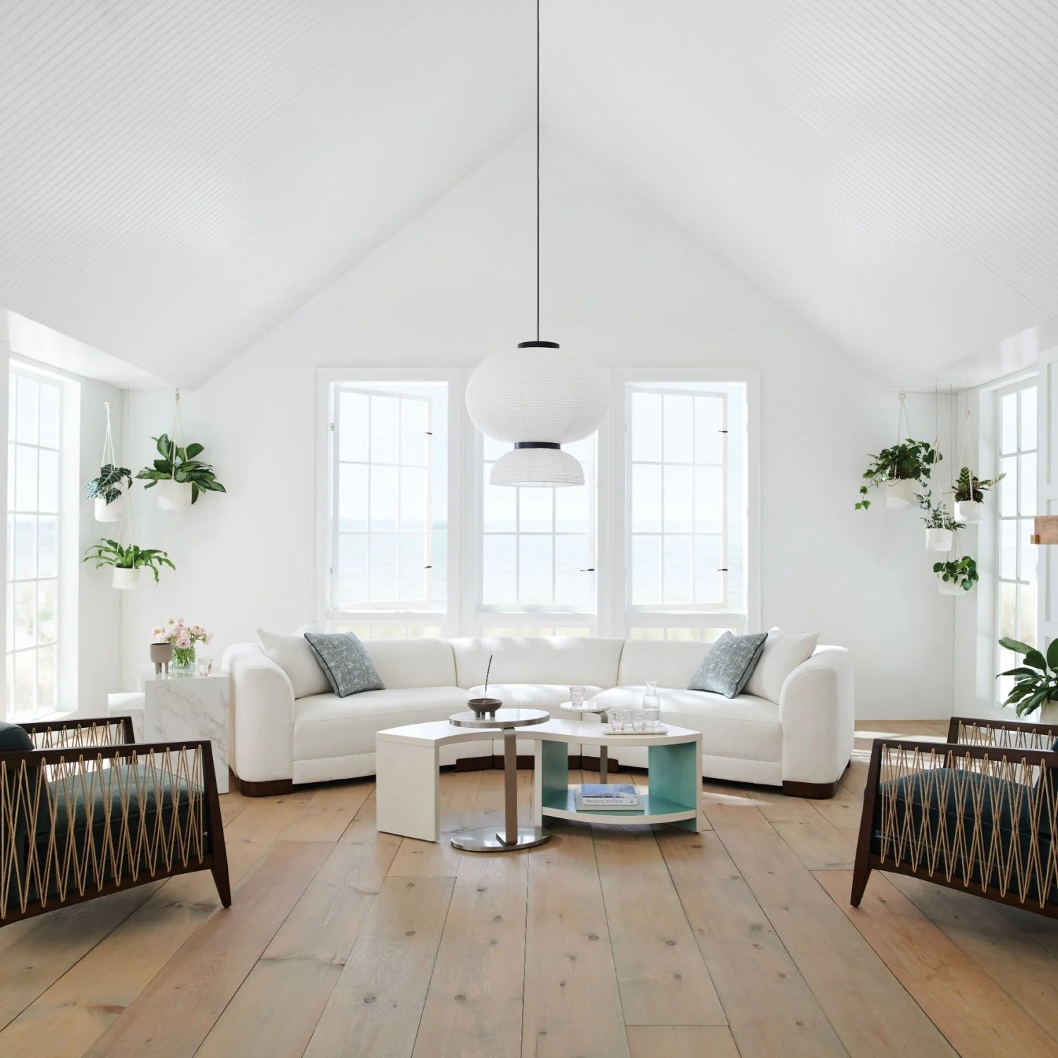 Luxury White S-Shaped Cocktail Table Modern Italian Style for Villa