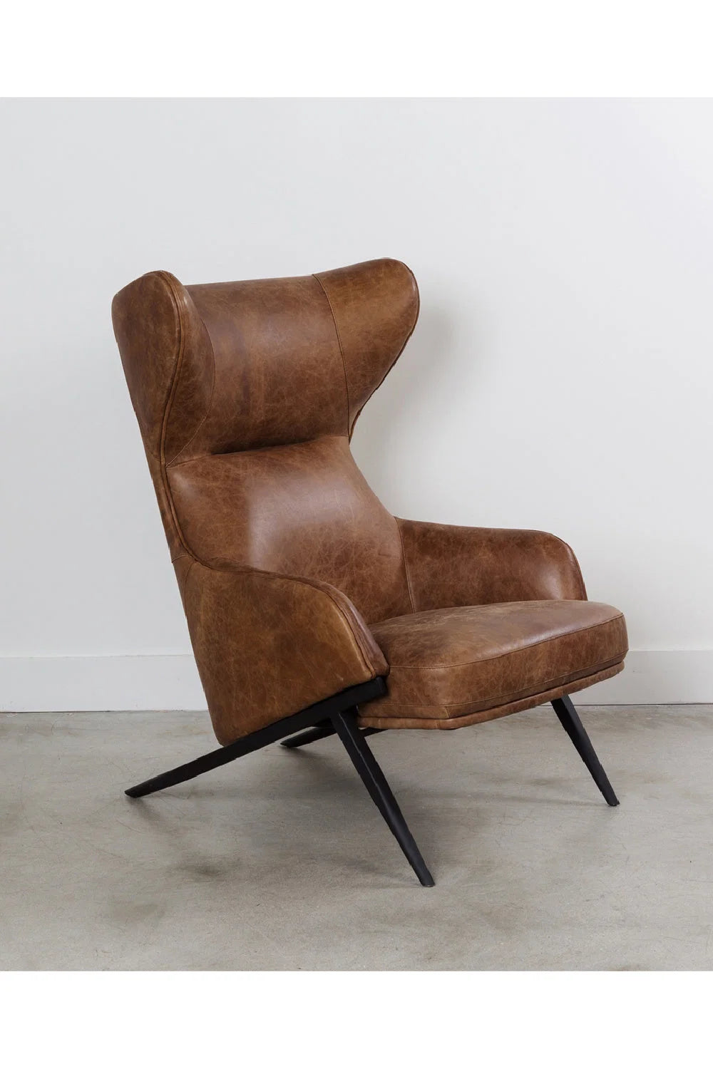 Luxury Wingback Brown Lounge Chair Modern Italian Style for Villa