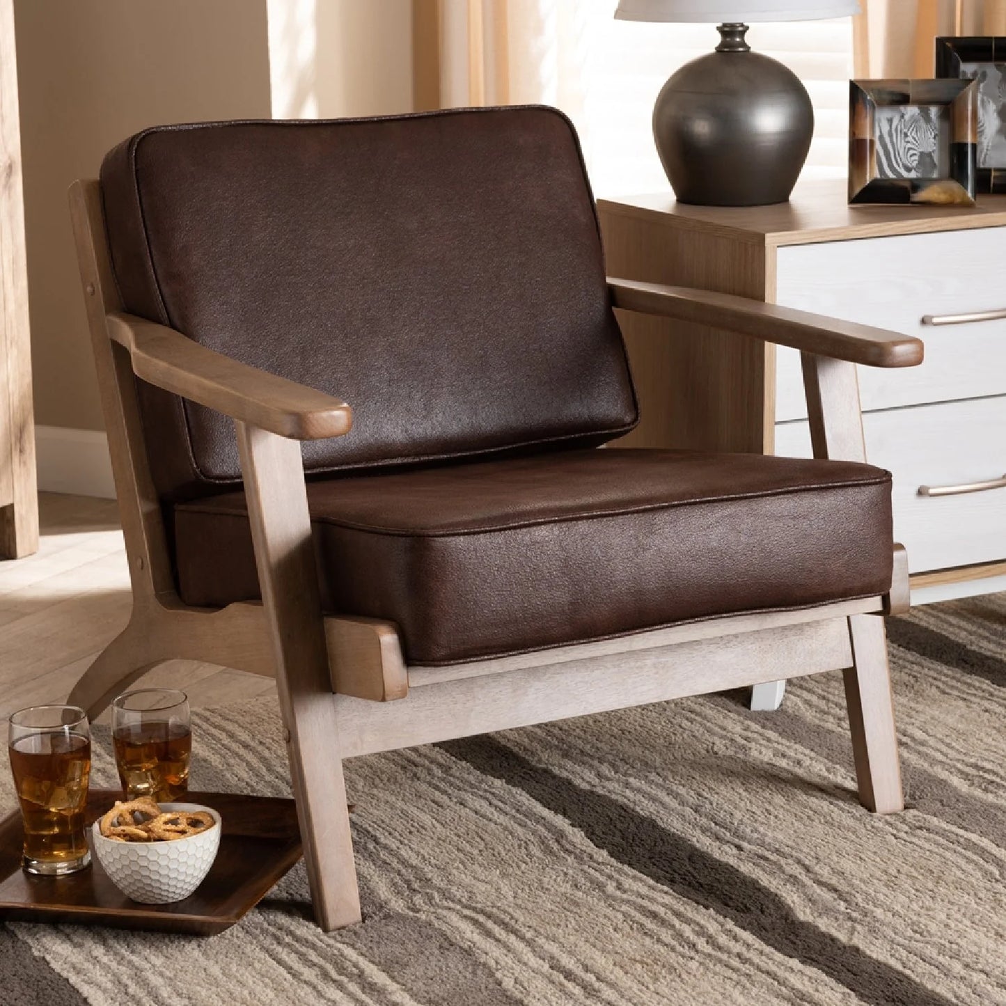 Luxury Wood Framed Lounge Chair Modern Italian Style for Villa