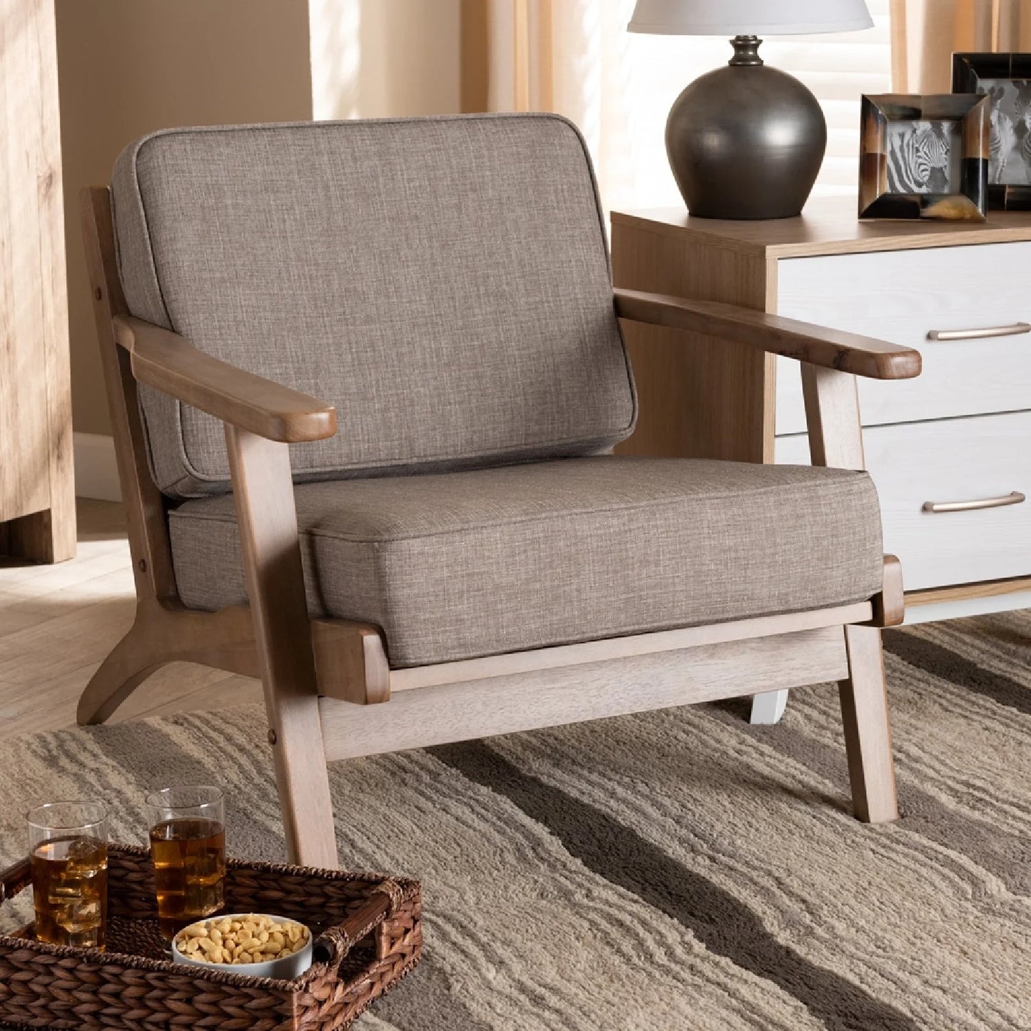 Luxury Wood Framed Lounge Chair Modern Italian Style for Villa