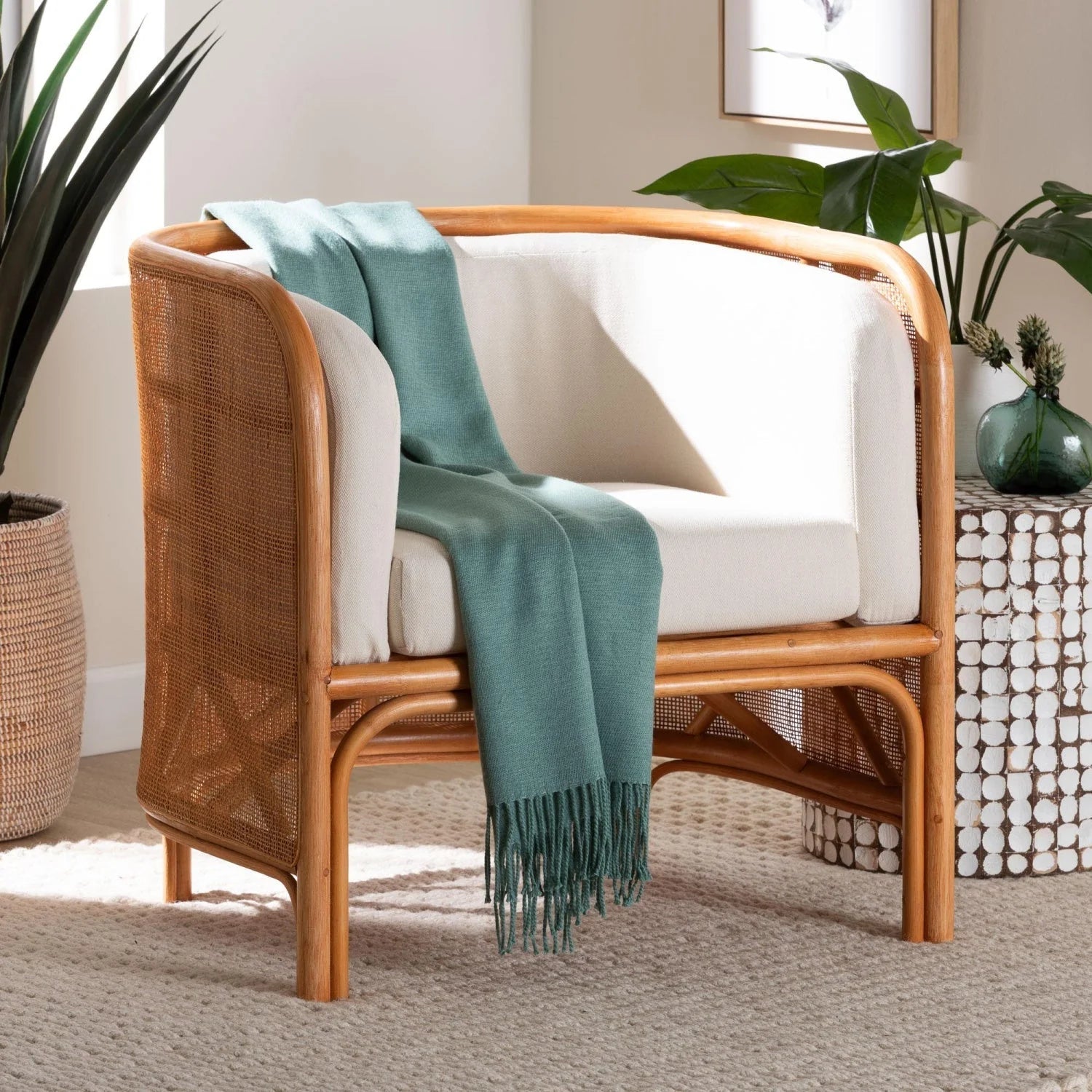 Luxury Woven Rattan Curved Lounge Chair Modern Italian Style for Villa