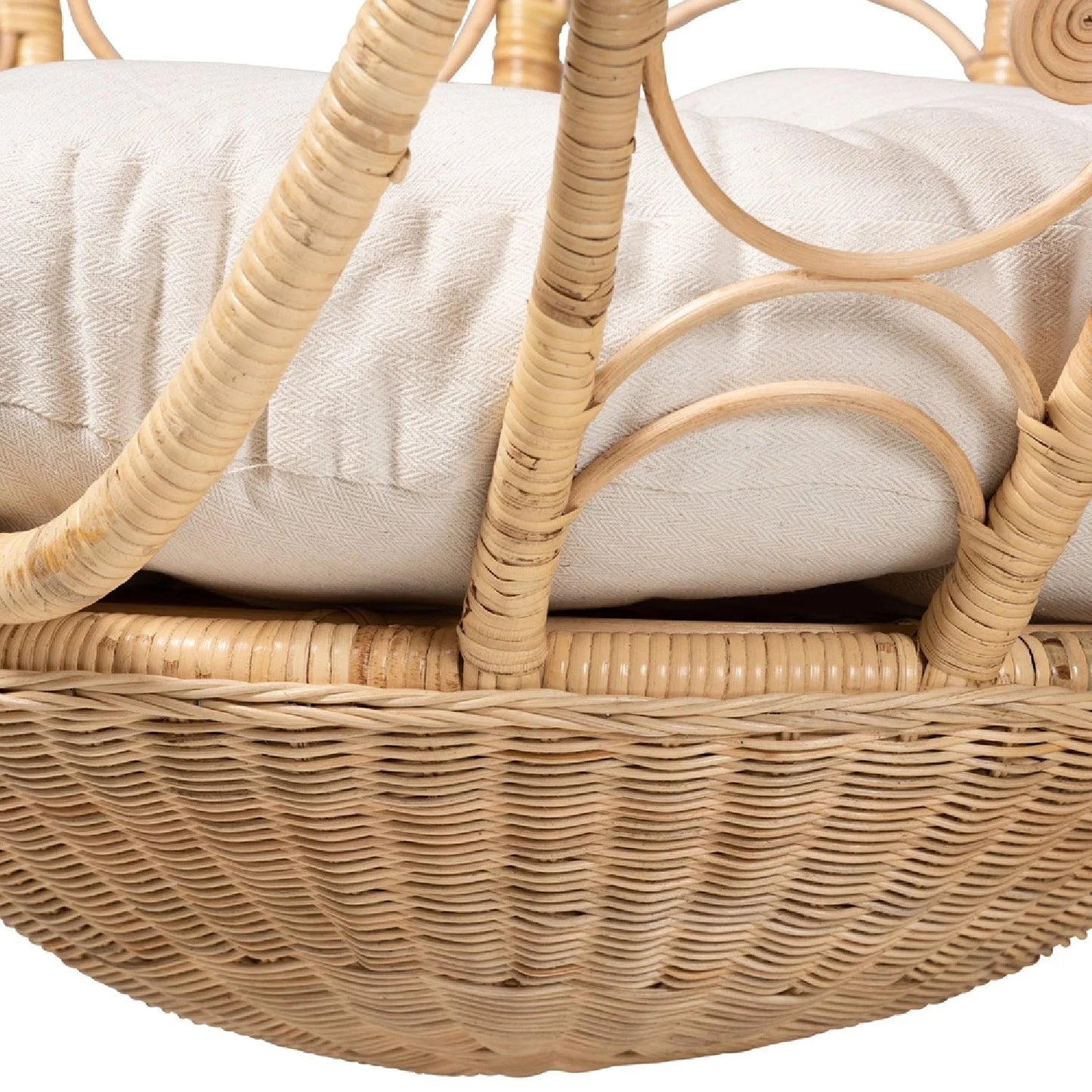 Luxury Woven Rattan Hanging Chair Modern Italian Style for Villa